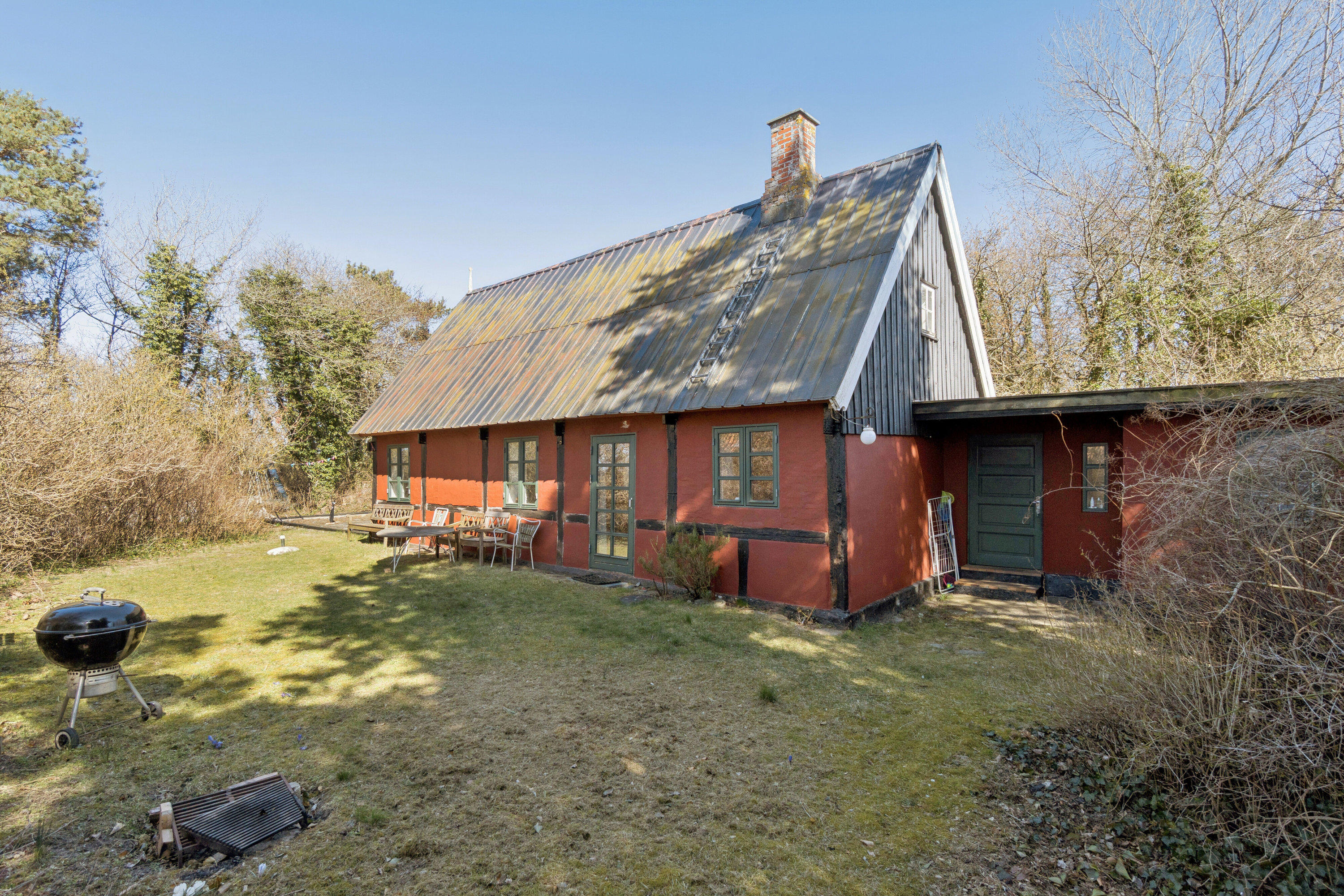 Fremhævet set fra haven billede i fuldskærmstilstand. Billede af Bøjerenden 7, Snogebæk, 3730 Nexø