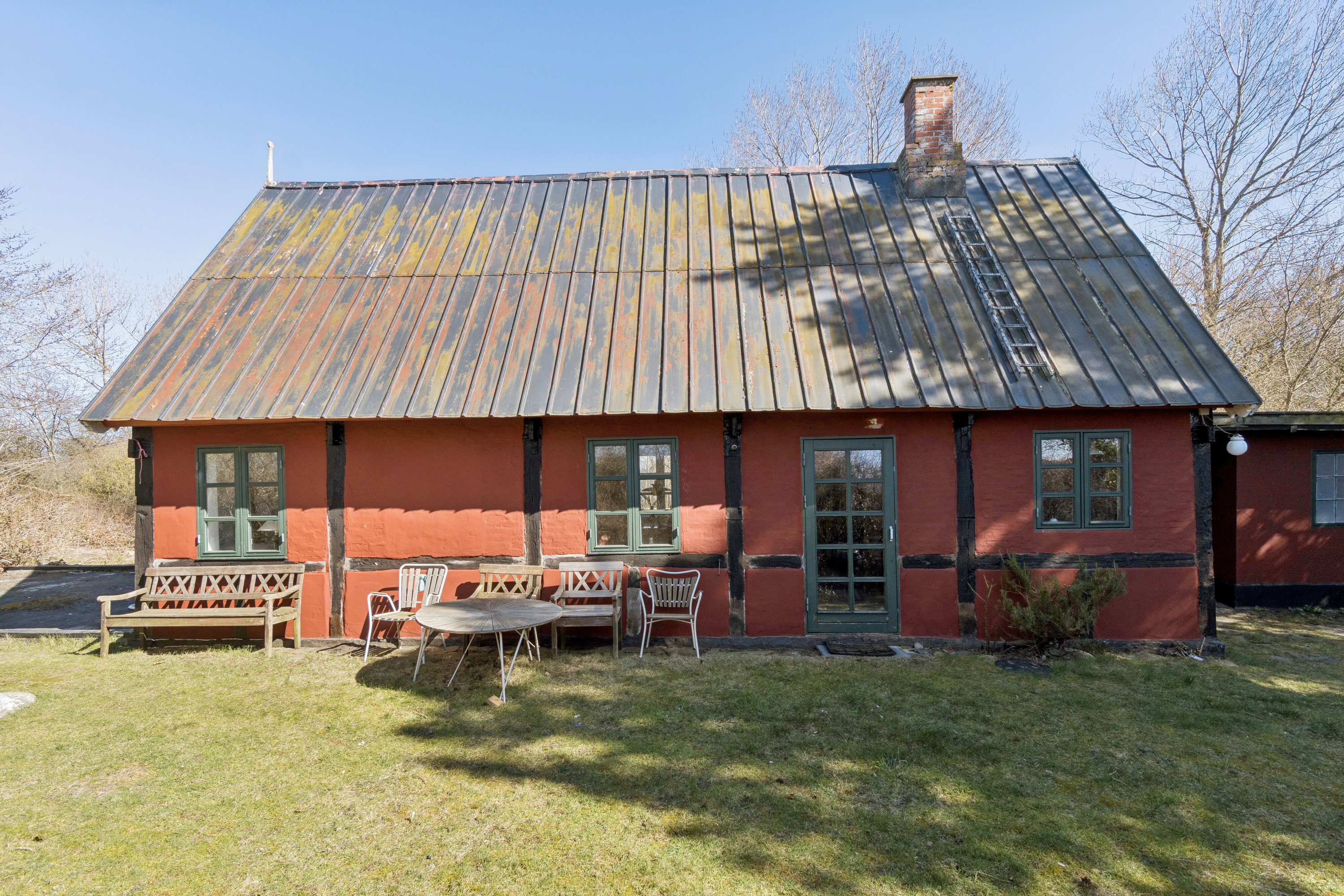 Fremhævet set fra haven billede i fuldskærmstilstand. Billede af Bøjerenden 7, Snogebæk, 3730 Nexø