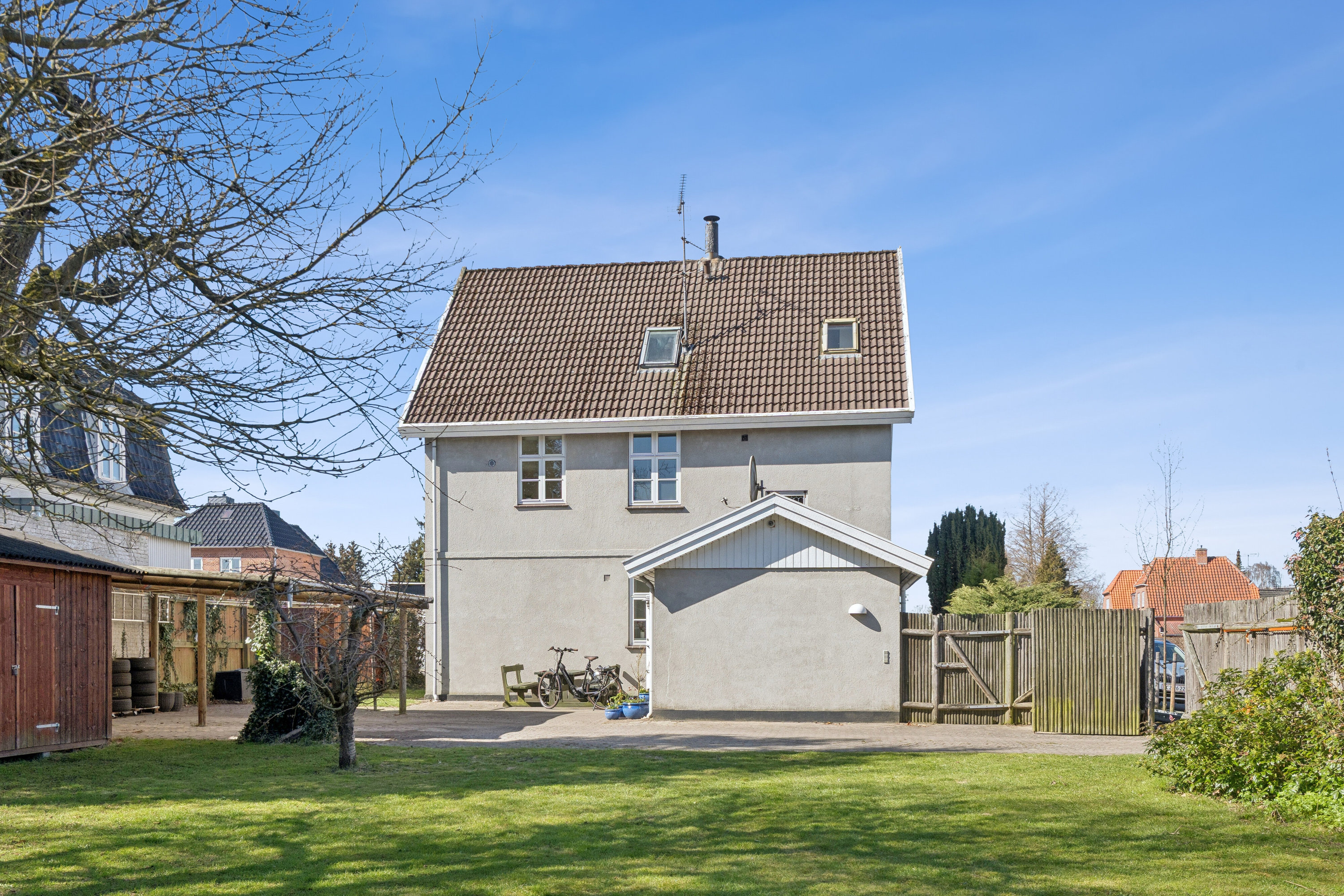 Fremhævet set fra haven billede i fuldskærmstilstand. Billede af Nørre Alle 22, 2600 Glostrup