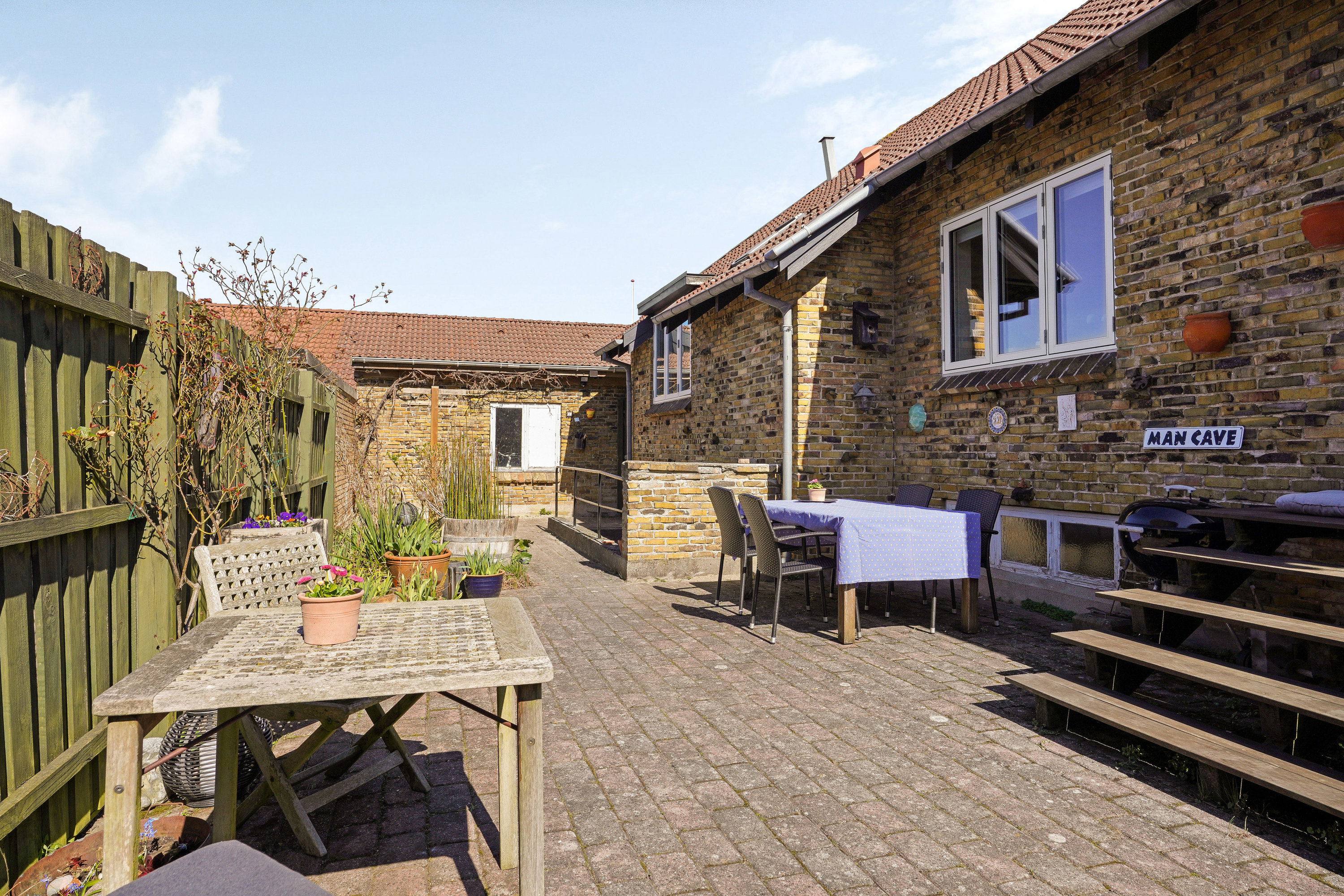 Fremhævet terrasse billede i fuldskærmstilstand. Billede af Cederfeldsvej 11, 5230 Odense M