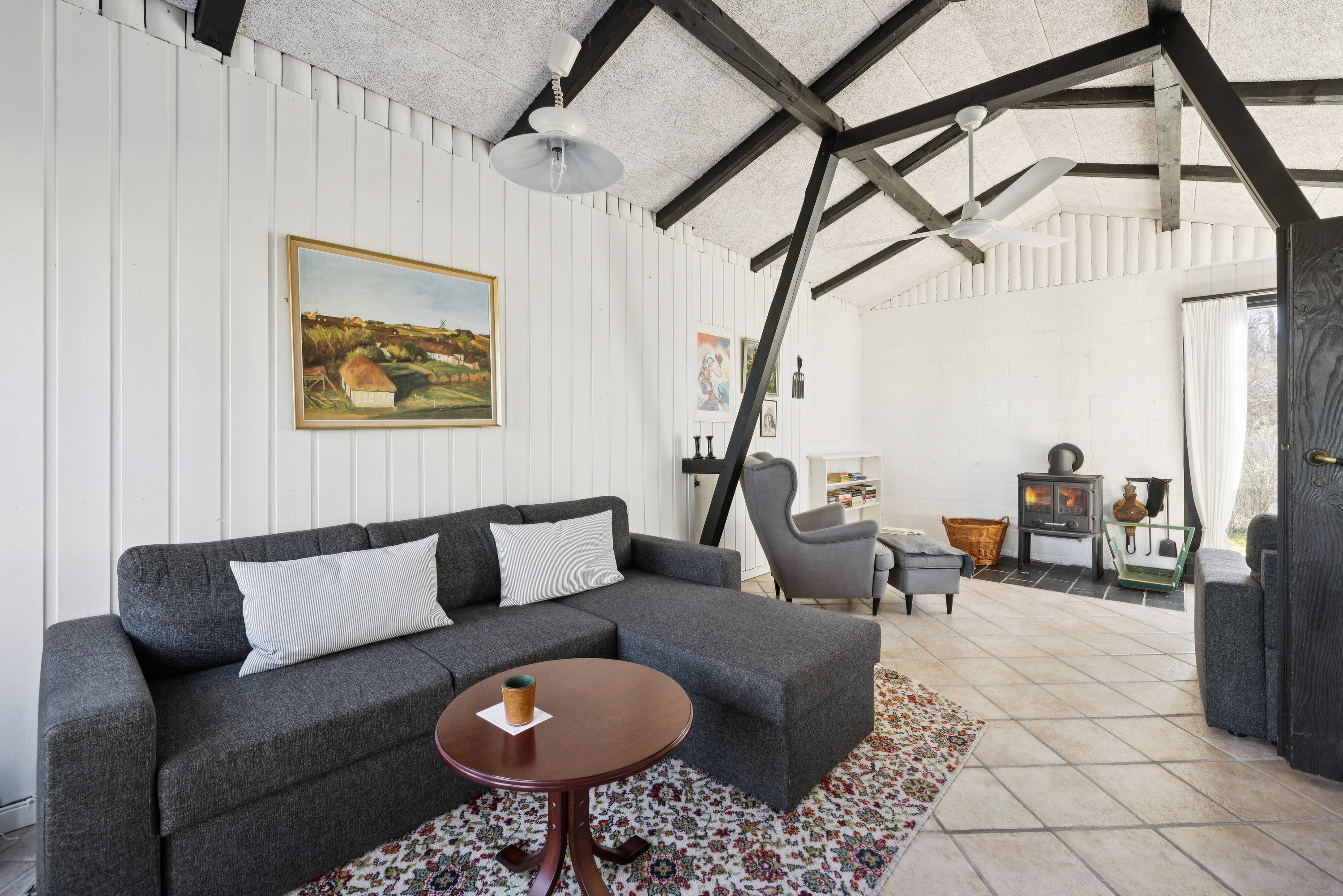 Fremhævet stue billede i fuldskærmstilstand. Billede af Kystvej 7, Maemosen, 5871 Frørup