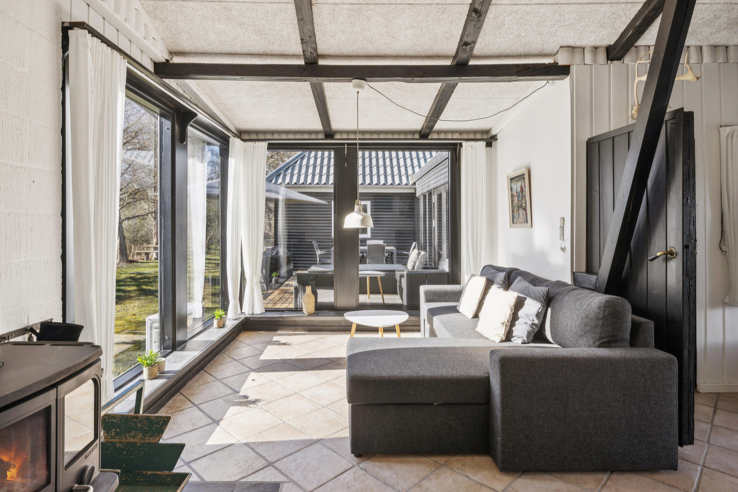 Fremhævet stue billede i fuldskærmstilstand. Billede af Kystvej 7, Maemosen, 5871 Frørup