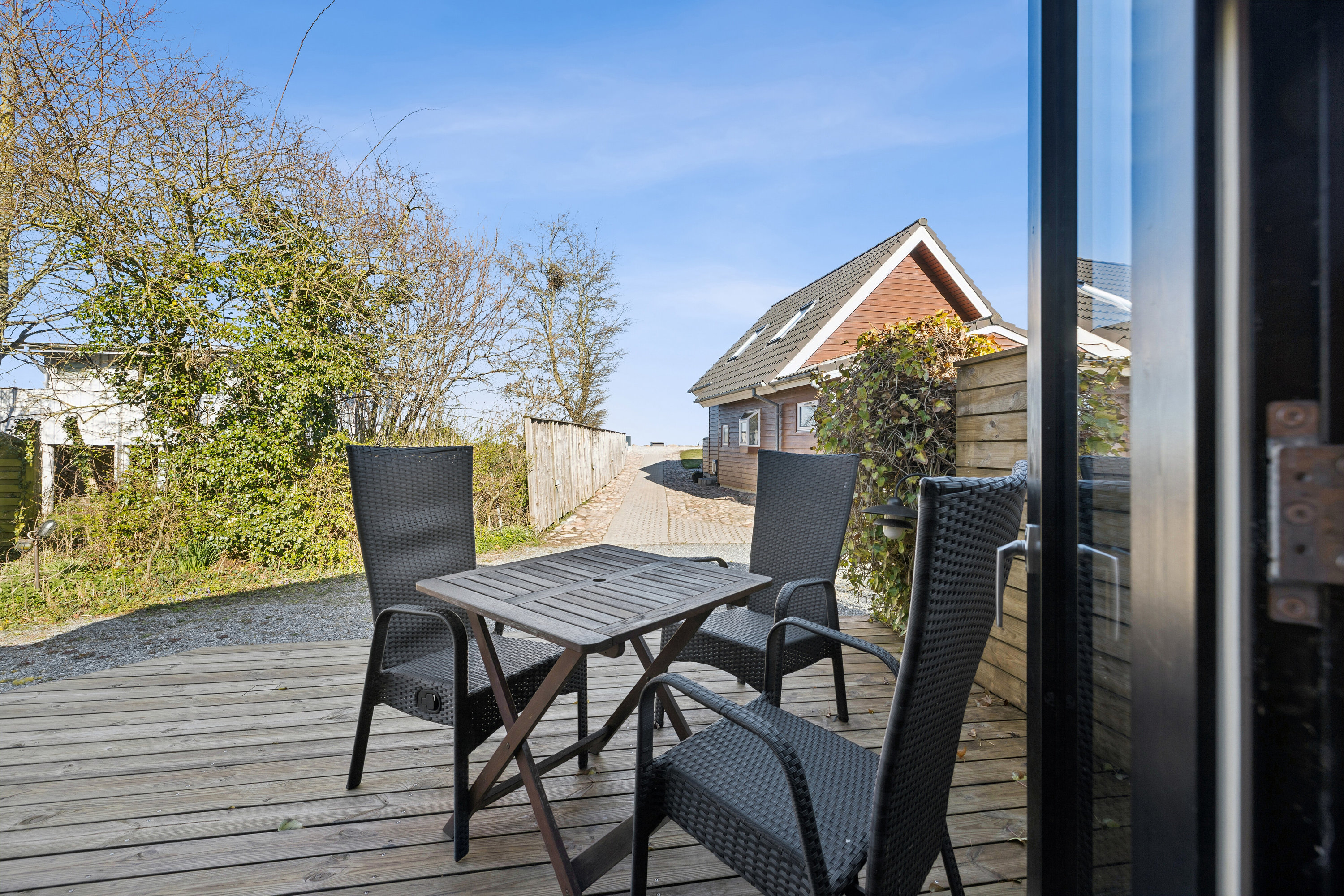 Fremhævet terrasse billede i fuldskærmstilstand. Billede af Kystvej 7, Maemosen, 5871 Frørup