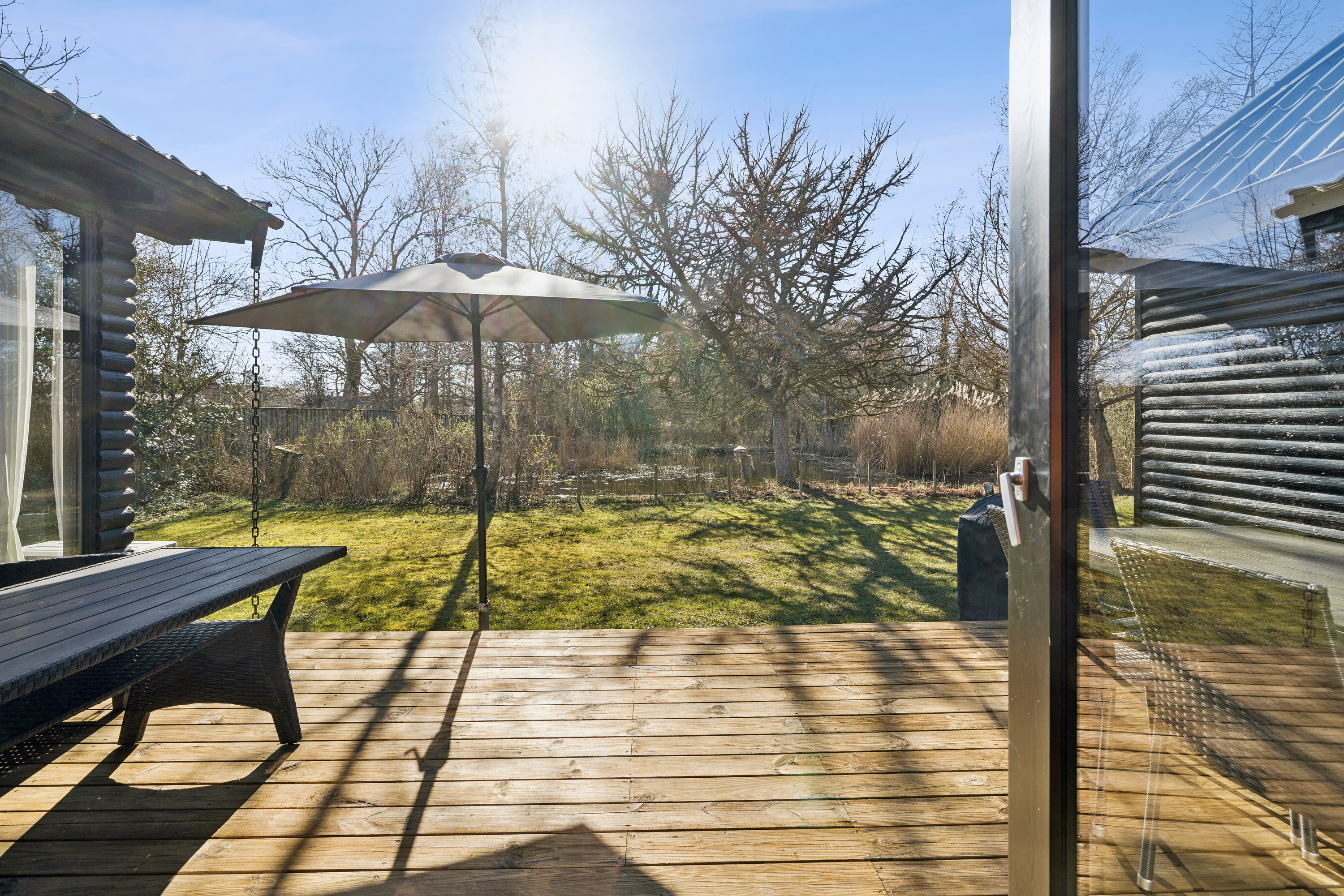 Fremhævet terrasse billede i fuldskærmstilstand. Billede af Kystvej 7, Maemosen, 5871 Frørup