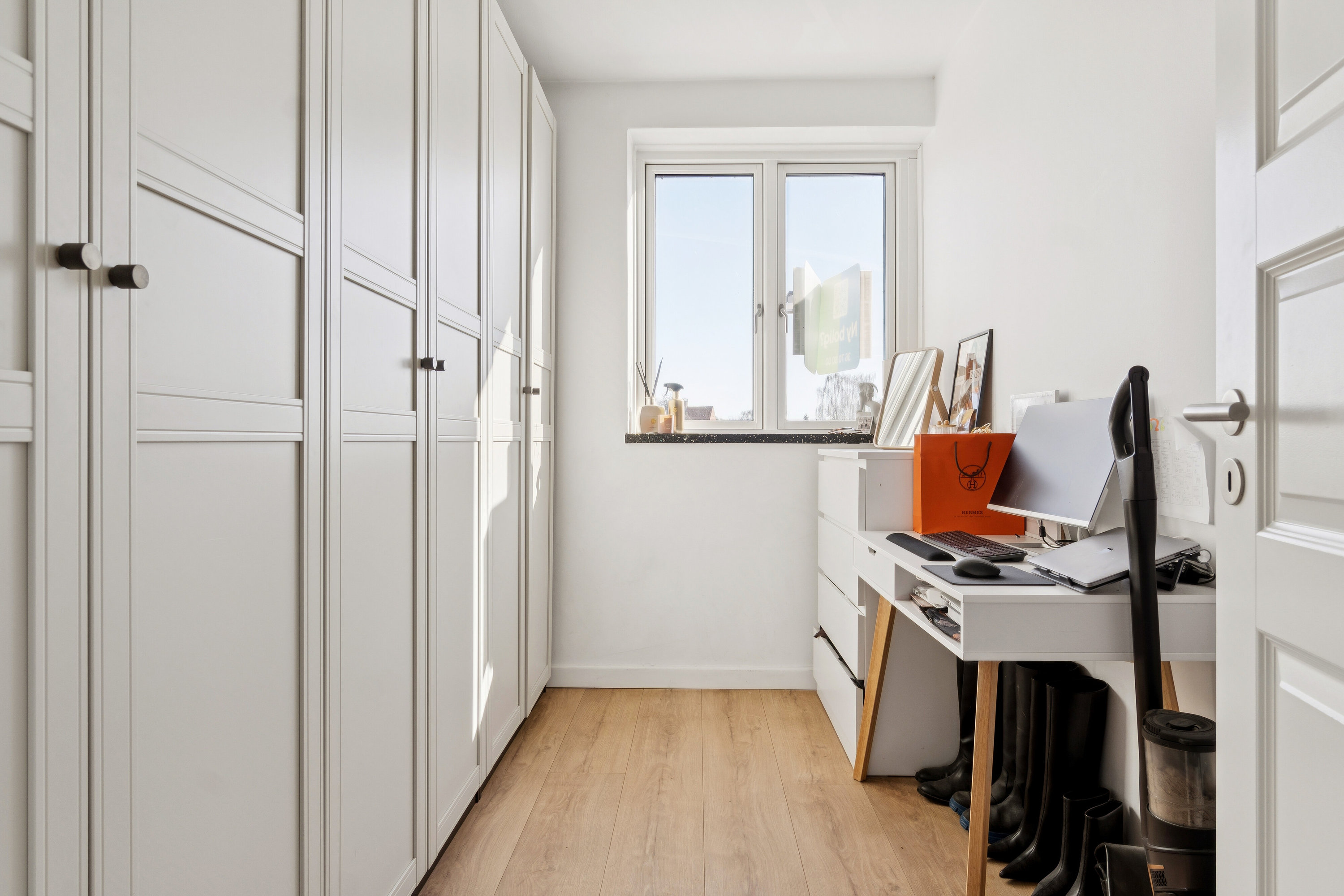 Fremhævet arbejdsværelse billede i fuldskærmstilstand. Billede af Hvidovrevej 8, 1. tv., 2610 Rødovre