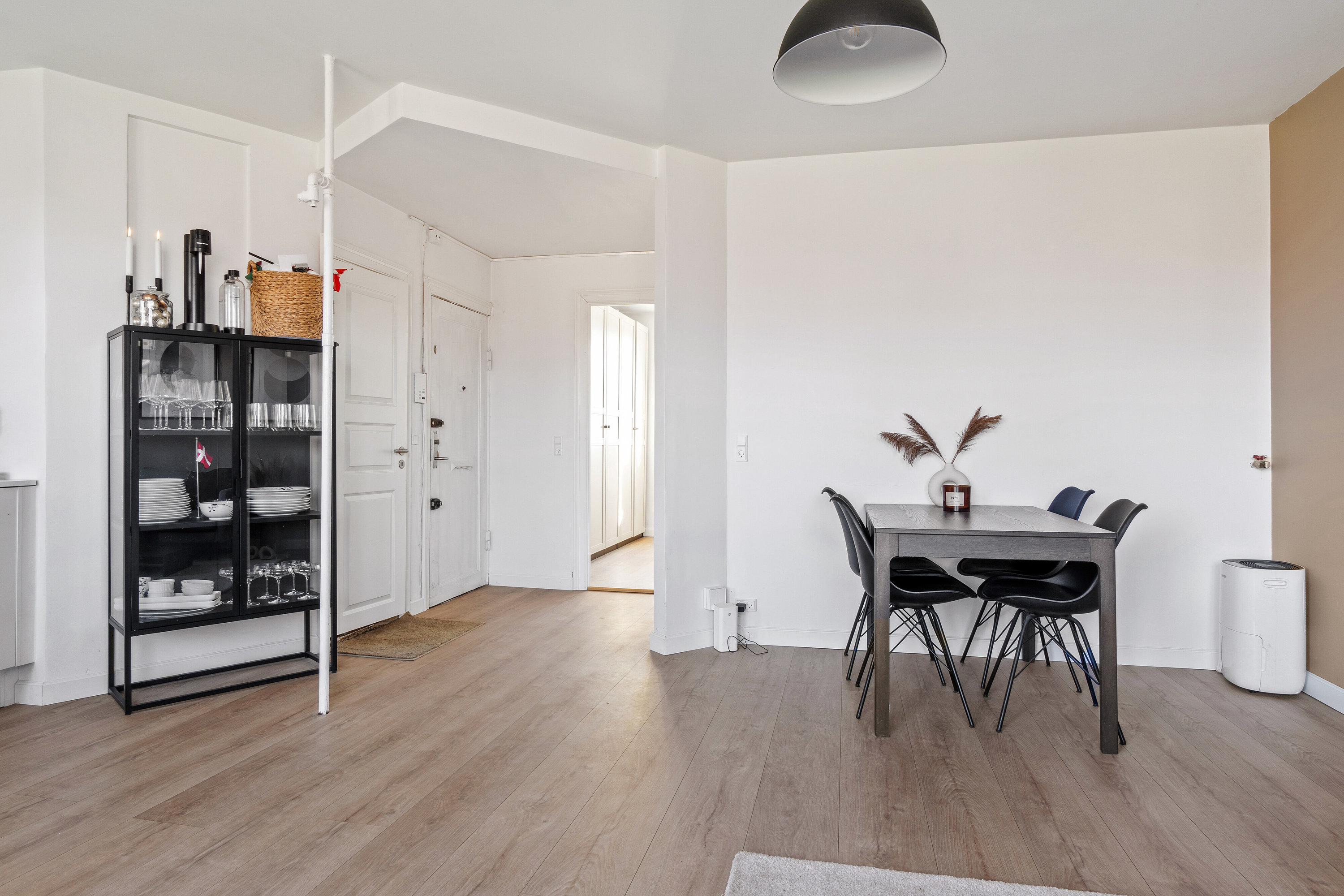 Fremhævet stue billede i fuldskærmstilstand. Billede af Hvidovrevej 8, 1. tv., 2610 Rødovre