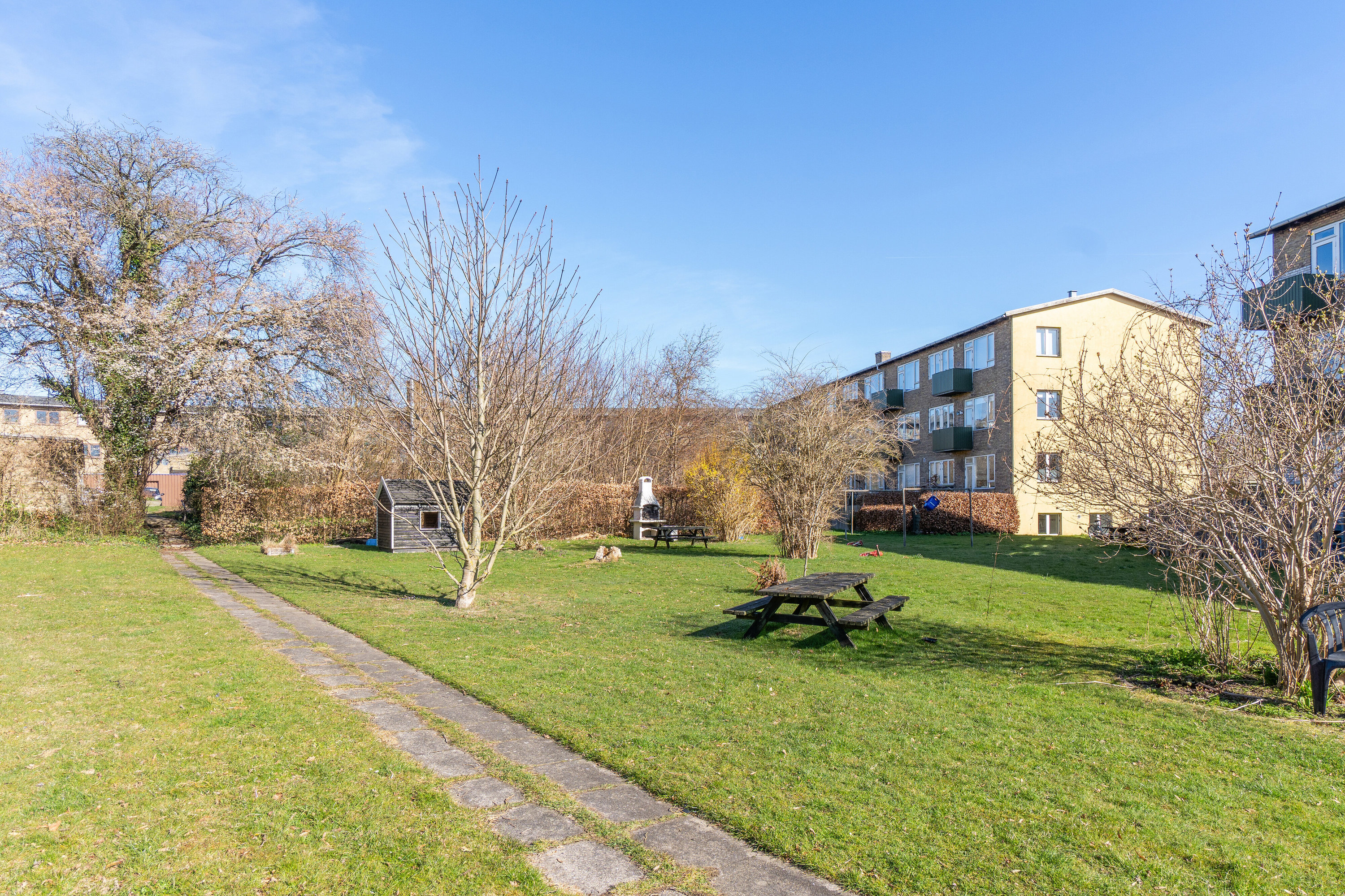 Fremhævet set fra haven billede i fuldskærmstilstand. Billede af Hvidovrevej 8, 1. tv., 2610 Rødovre