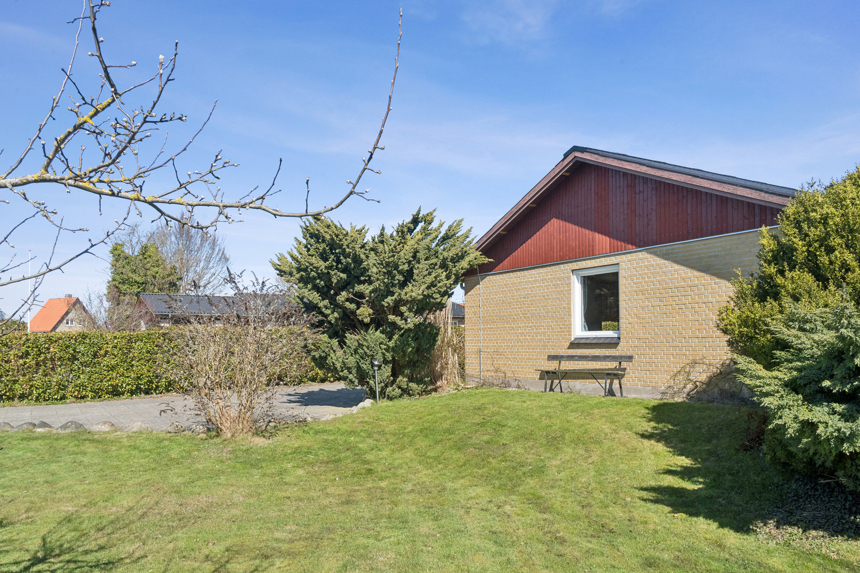 Fremhævet set fra haven billede i fuldskærmstilstand. Billede af Kærmyssevej 11, Kregme, 3300 Frederiksværk
