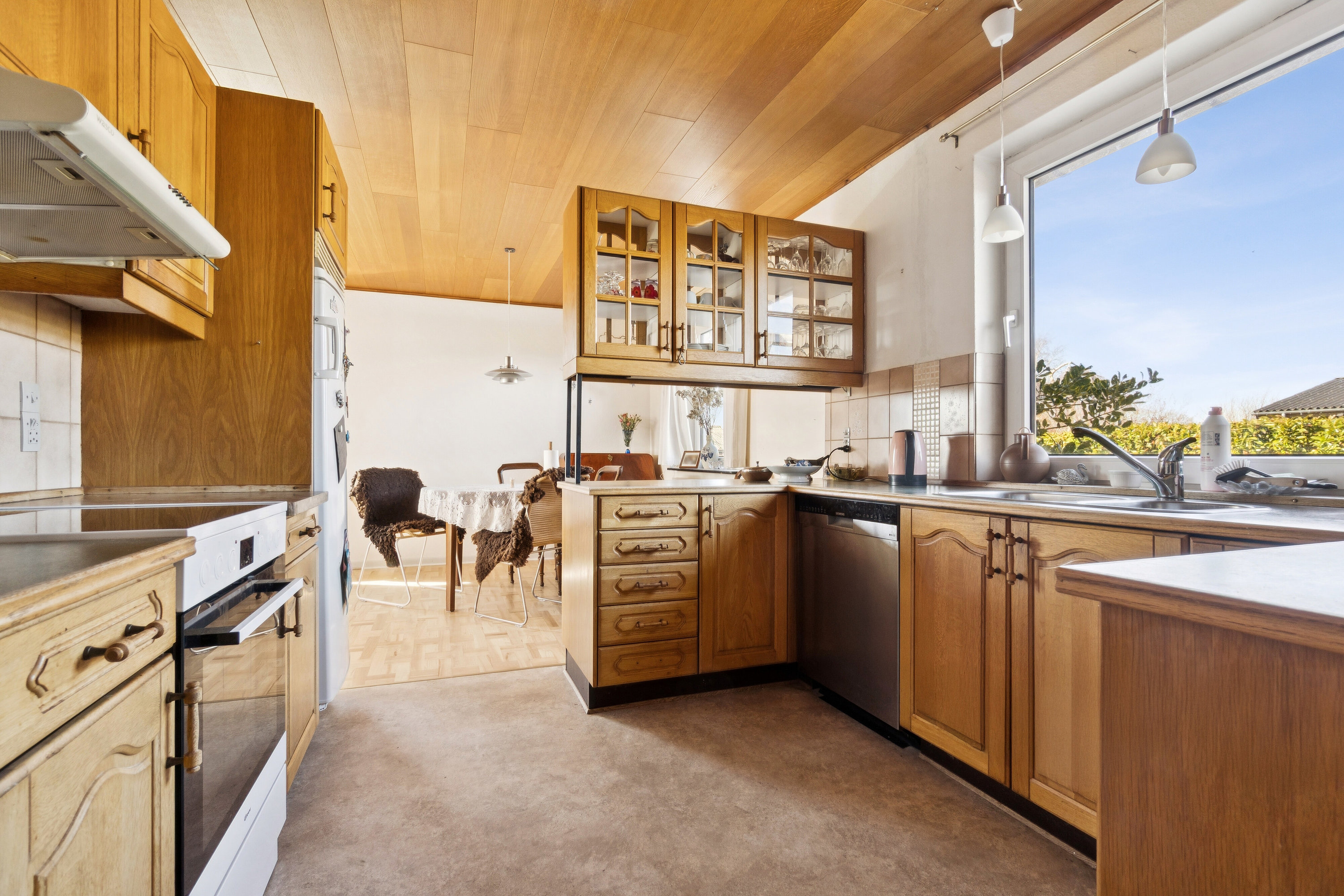 Fremhævet køkken billede i fuldskærmstilstand. Billede af Kærmyssevej 11, Kregme, 3300 Frederiksværk