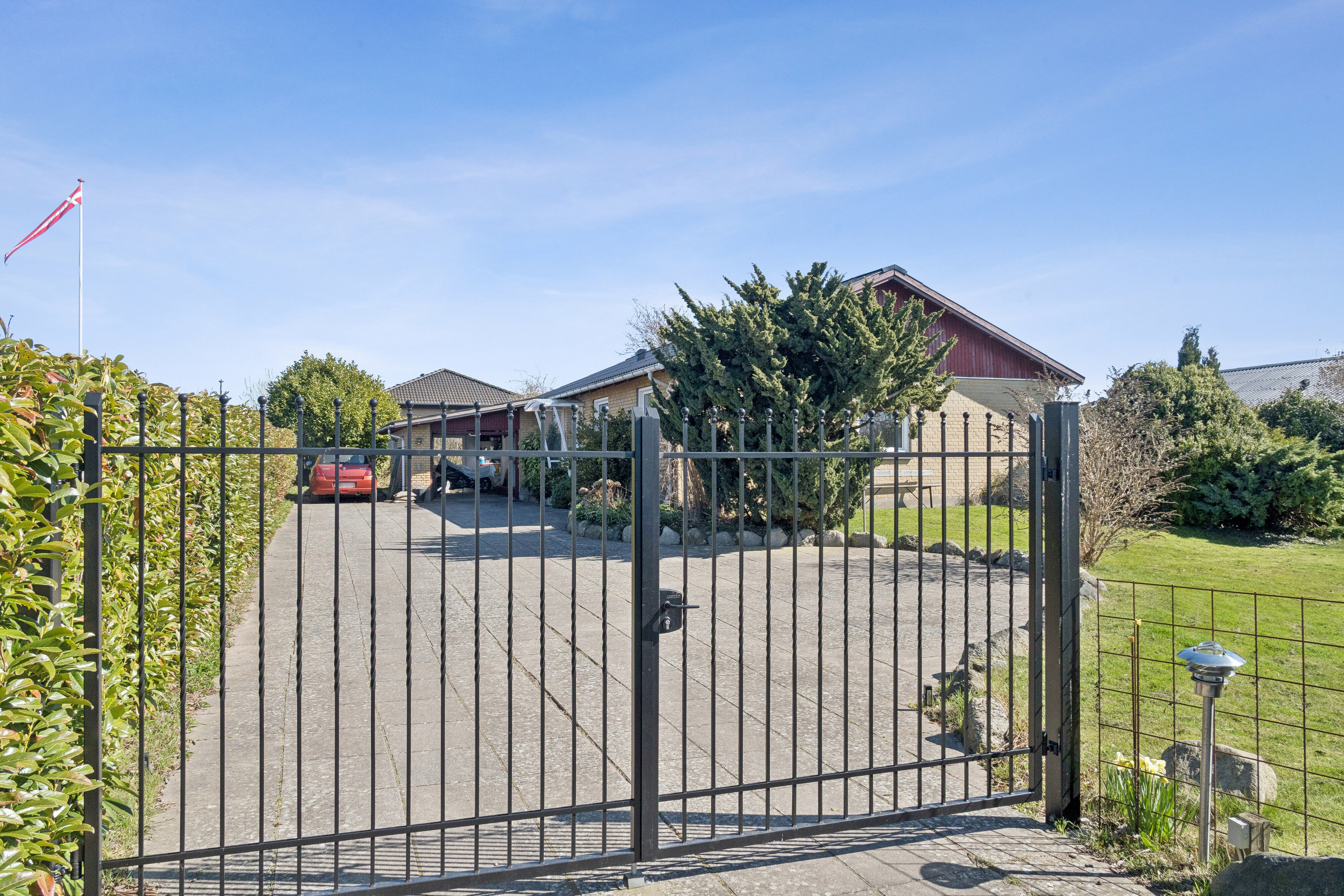 Fremhævet udendørs billede i fuldskærmstilstand. Billede af Kærmyssevej 11, Kregme, 3300 Frederiksværk