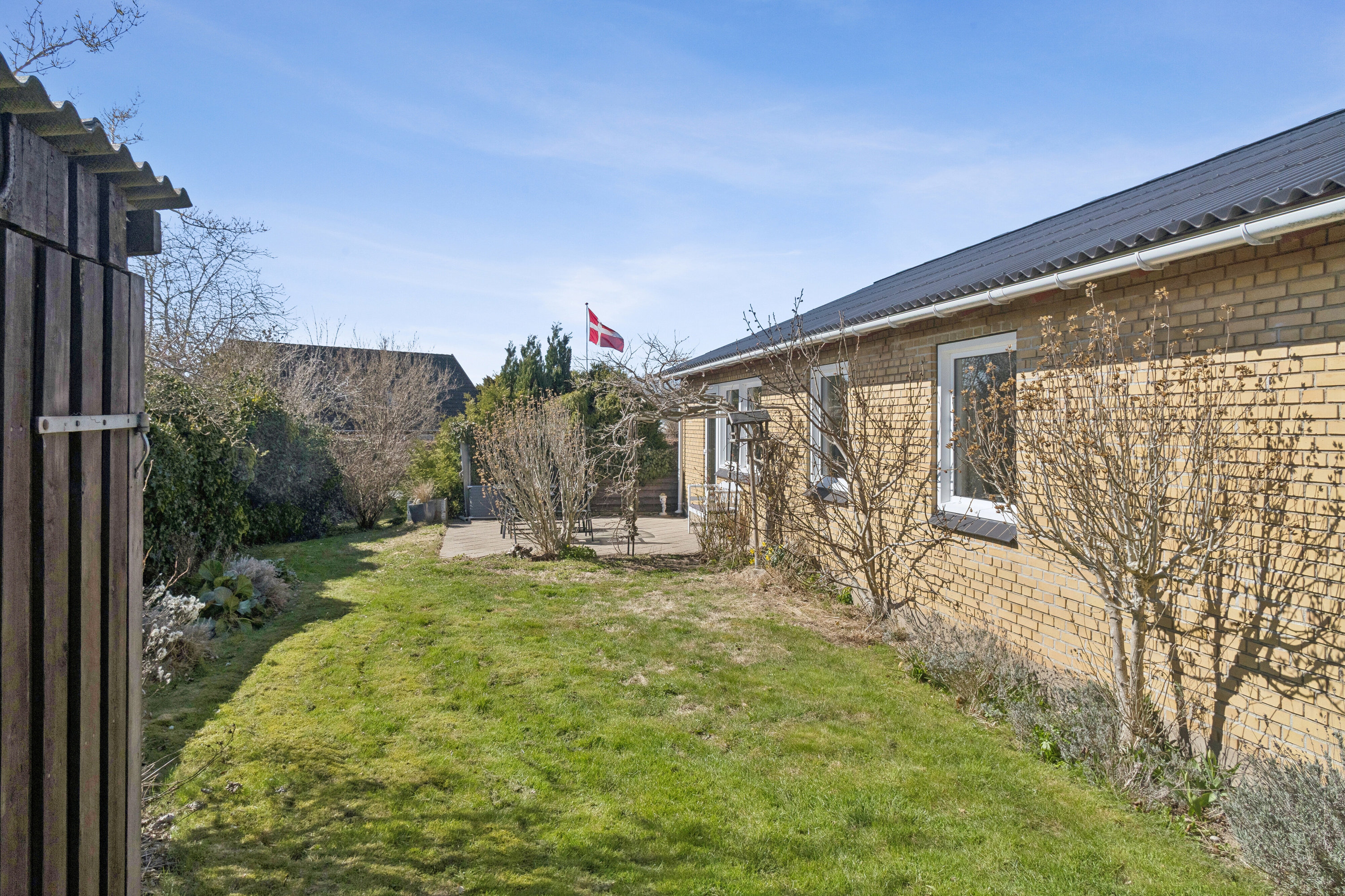 Fremhævet udendørs billede i fuldskærmstilstand. Billede af Kærmyssevej 11, Kregme, 3300 Frederiksværk