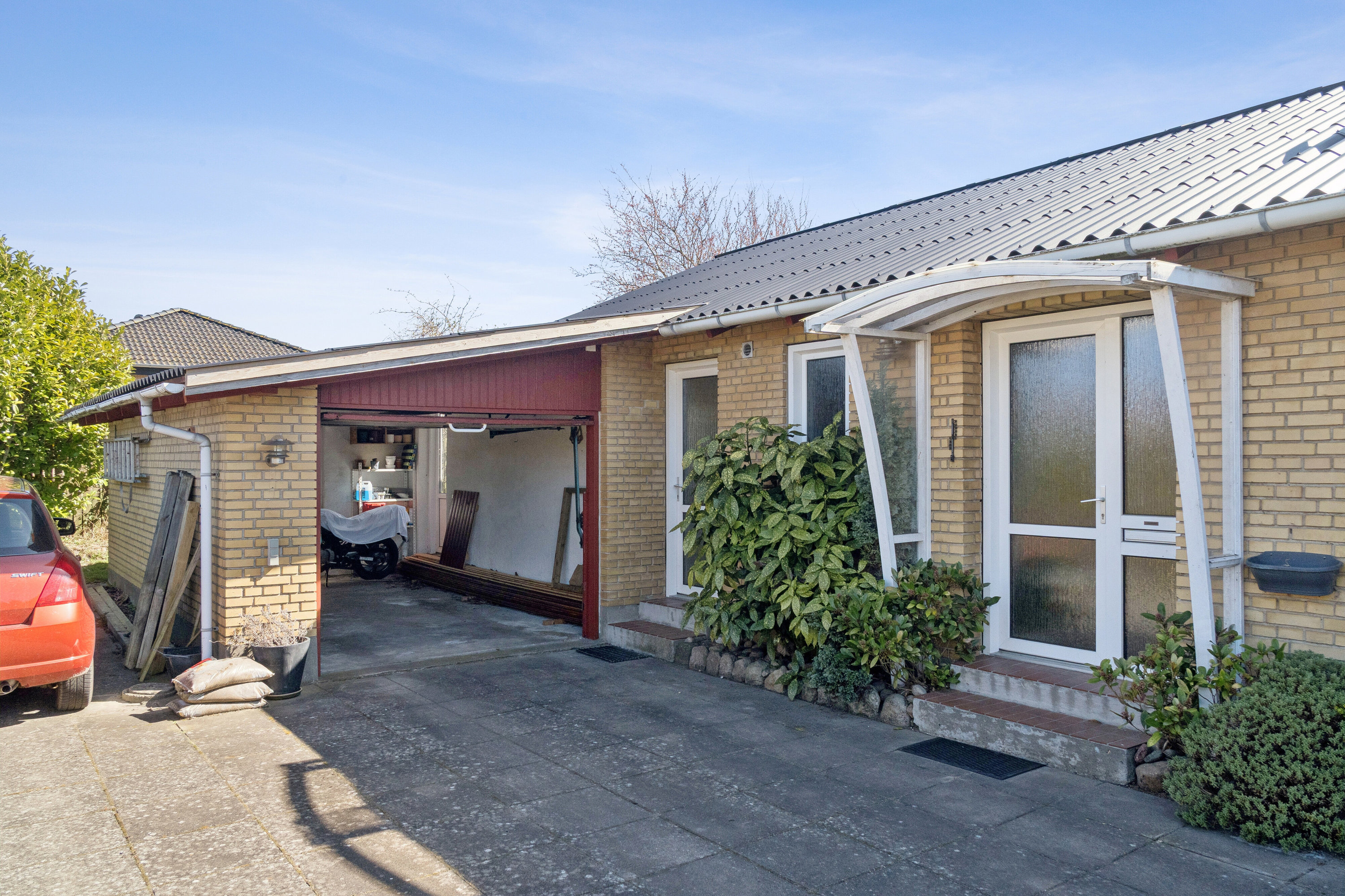 Fremhævet udendørs billede i fuldskærmstilstand. Billede af Kærmyssevej 11, Kregme, 3300 Frederiksværk