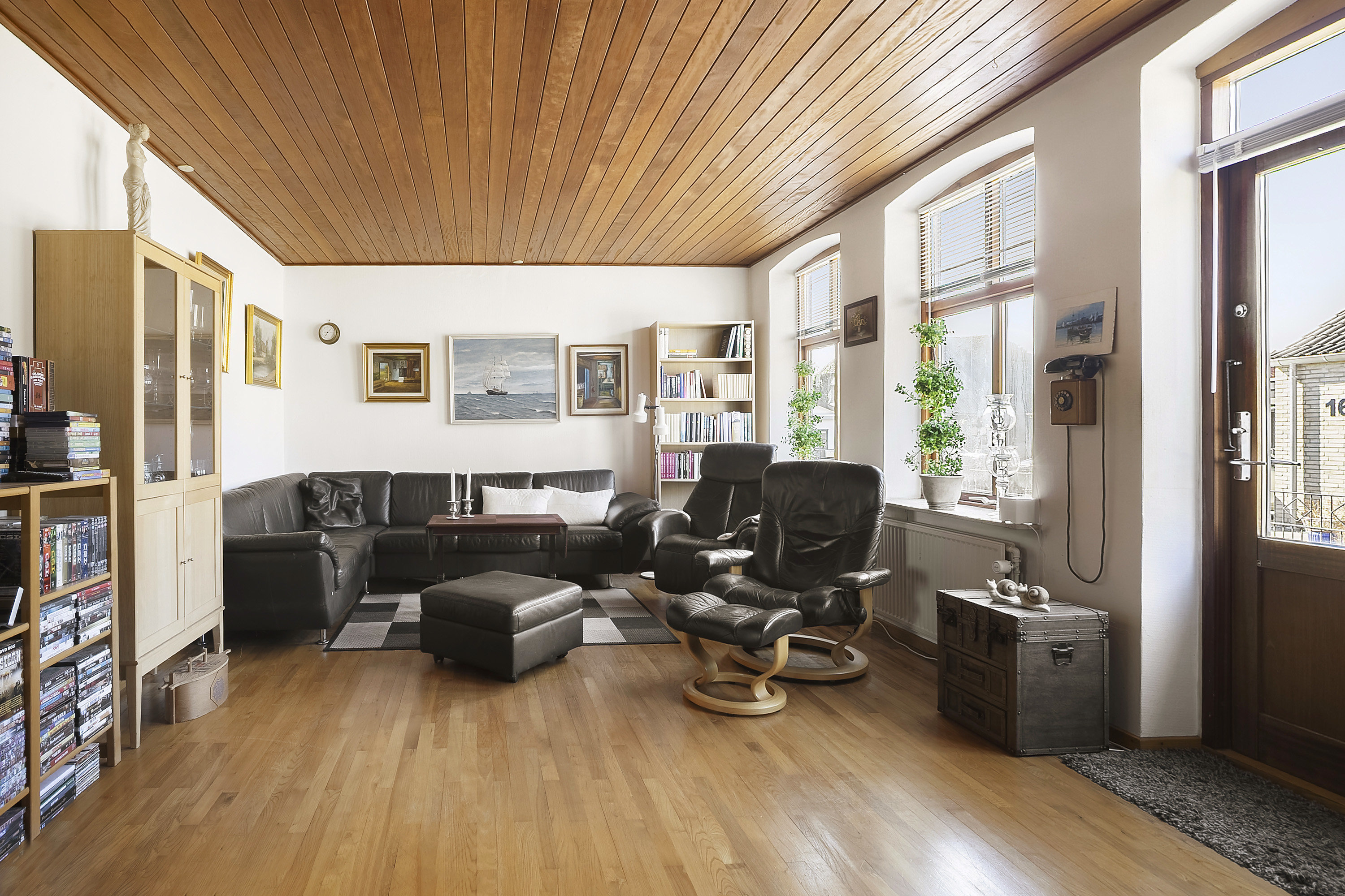 Fremhævet stue billede i fuldskærmstilstand. Billede af Aarø 162, 6100 Haderslev