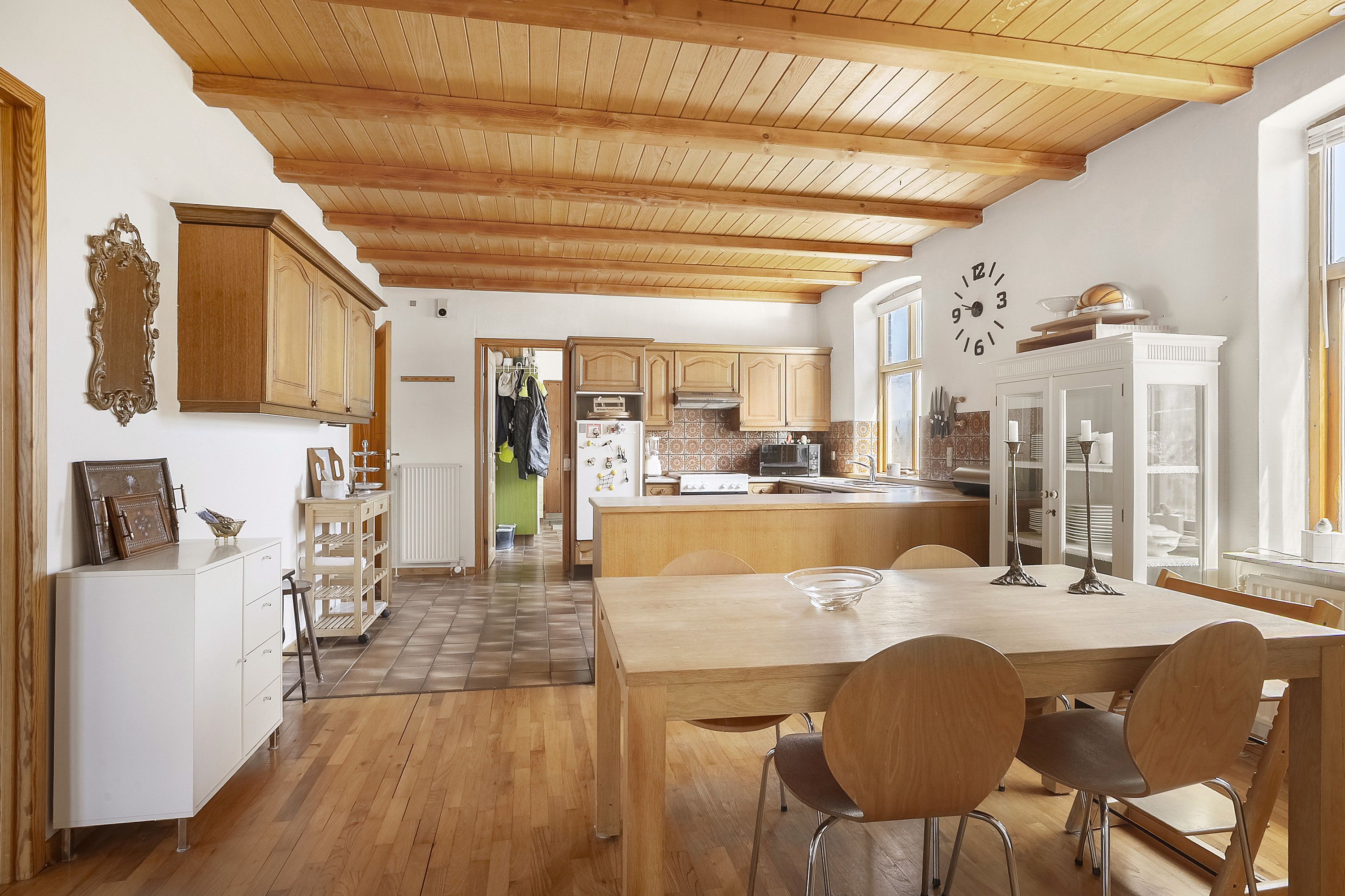 Fremhævet spisestue billede i fuldskærmstilstand. Billede af Aarø 162, 6100 Haderslev