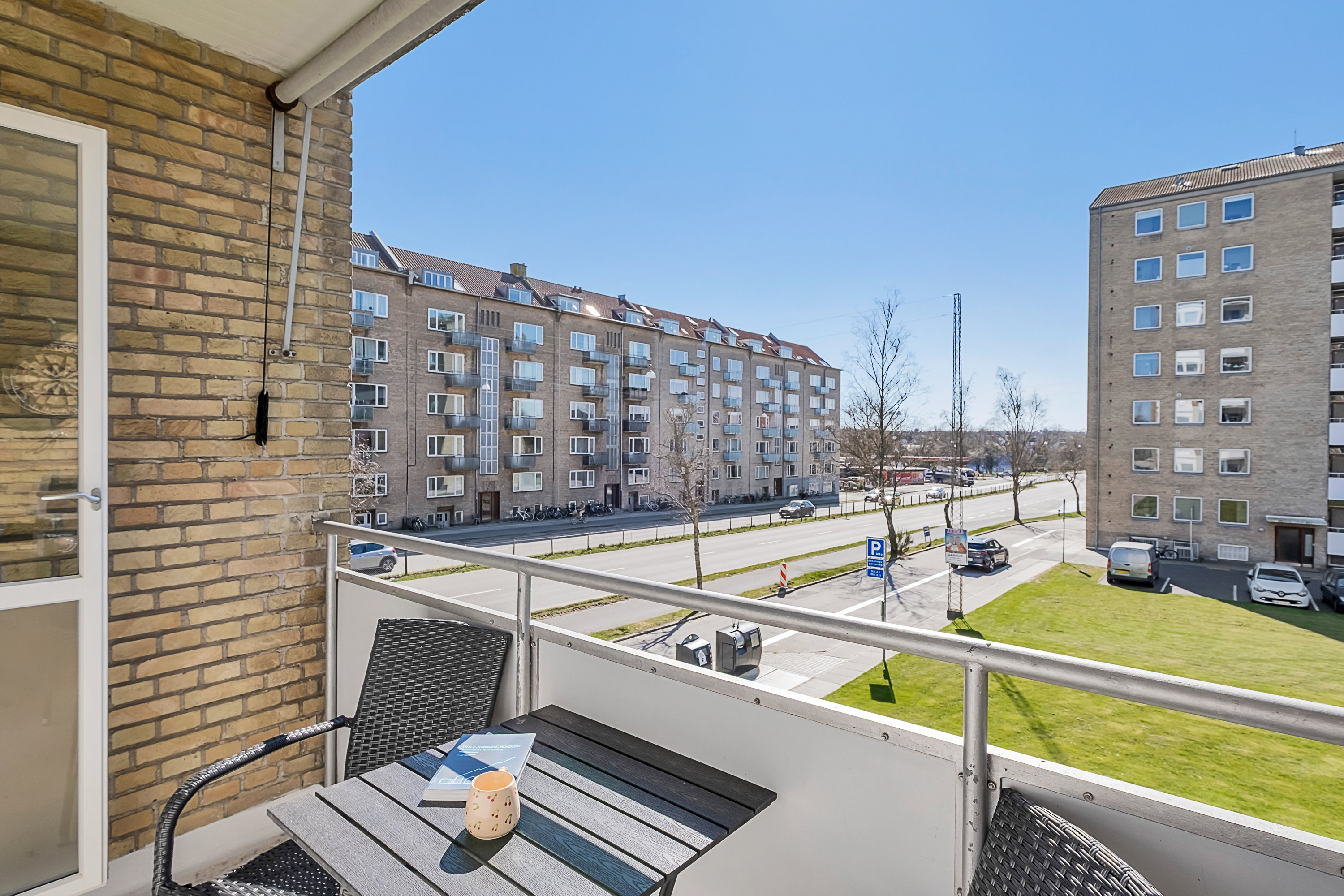 Fremhævet altan billede i fuldskærmstilstand. Billede af Skanderborgvej 40, 1. 1., 8000 Aarhus C