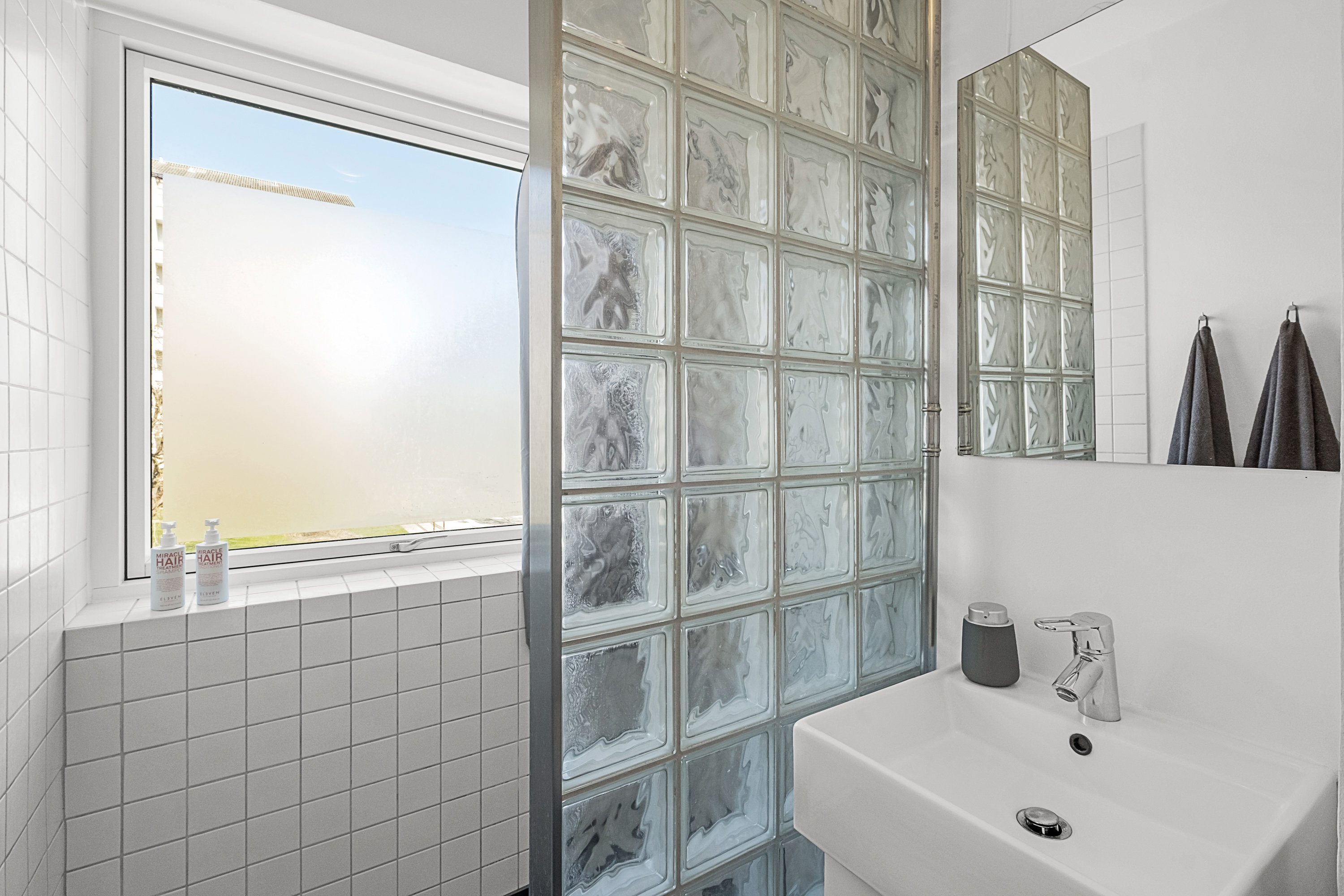 Fremhævet badeværelse billede i fuldskærmstilstand. Billede af Skanderborgvej 40, 1. 1., 8000 Aarhus C