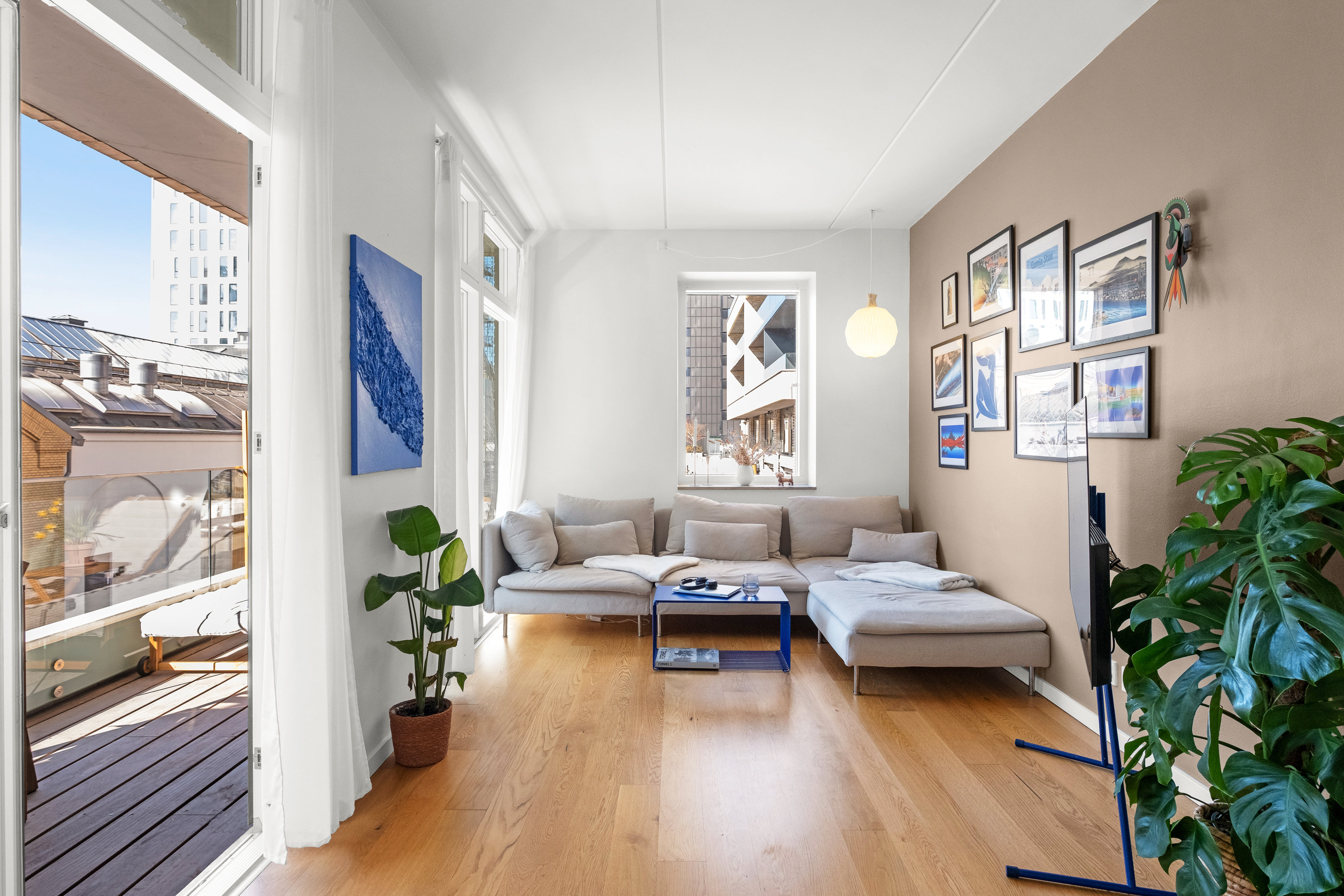 Fremhævet stue billede i fuldskærmstilstand. Billede af Frederiks Plads 8, 1. 3., 8000 Aarhus C