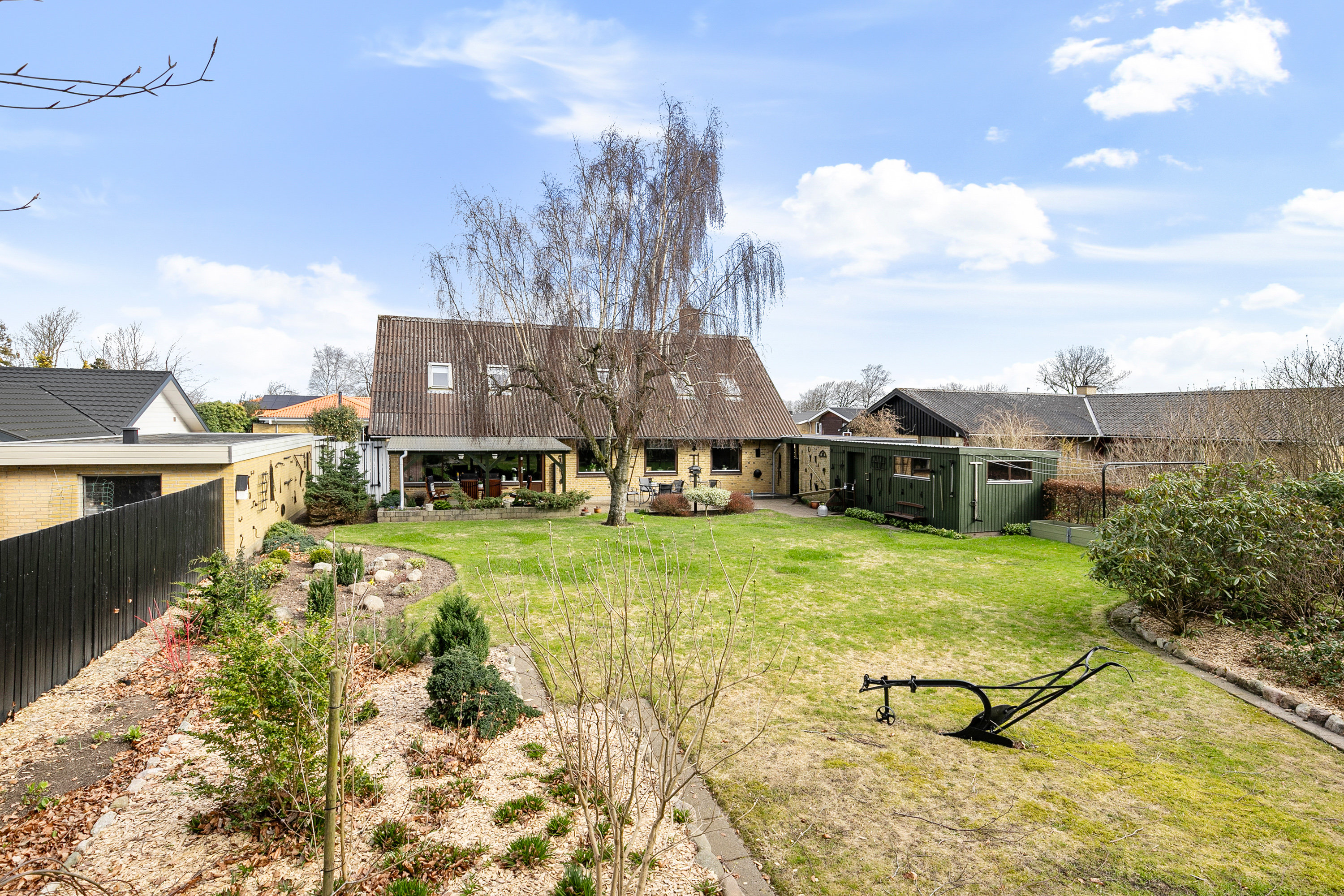 Fremhævet facade billede i fuldskærmstilstand. Billede af Forsytiavej 5, Serritslev, 9700 Brønderslev