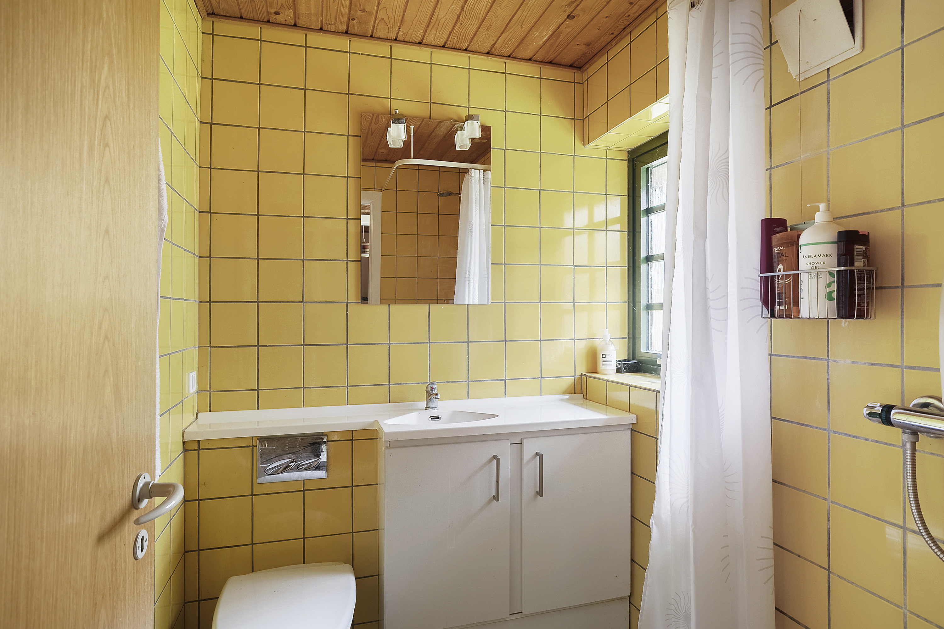 Fremhævet badeværelse billede i fuldskærmstilstand. Billede af Hummelmosevej 17, Vedersø, 6990 Ulfborg