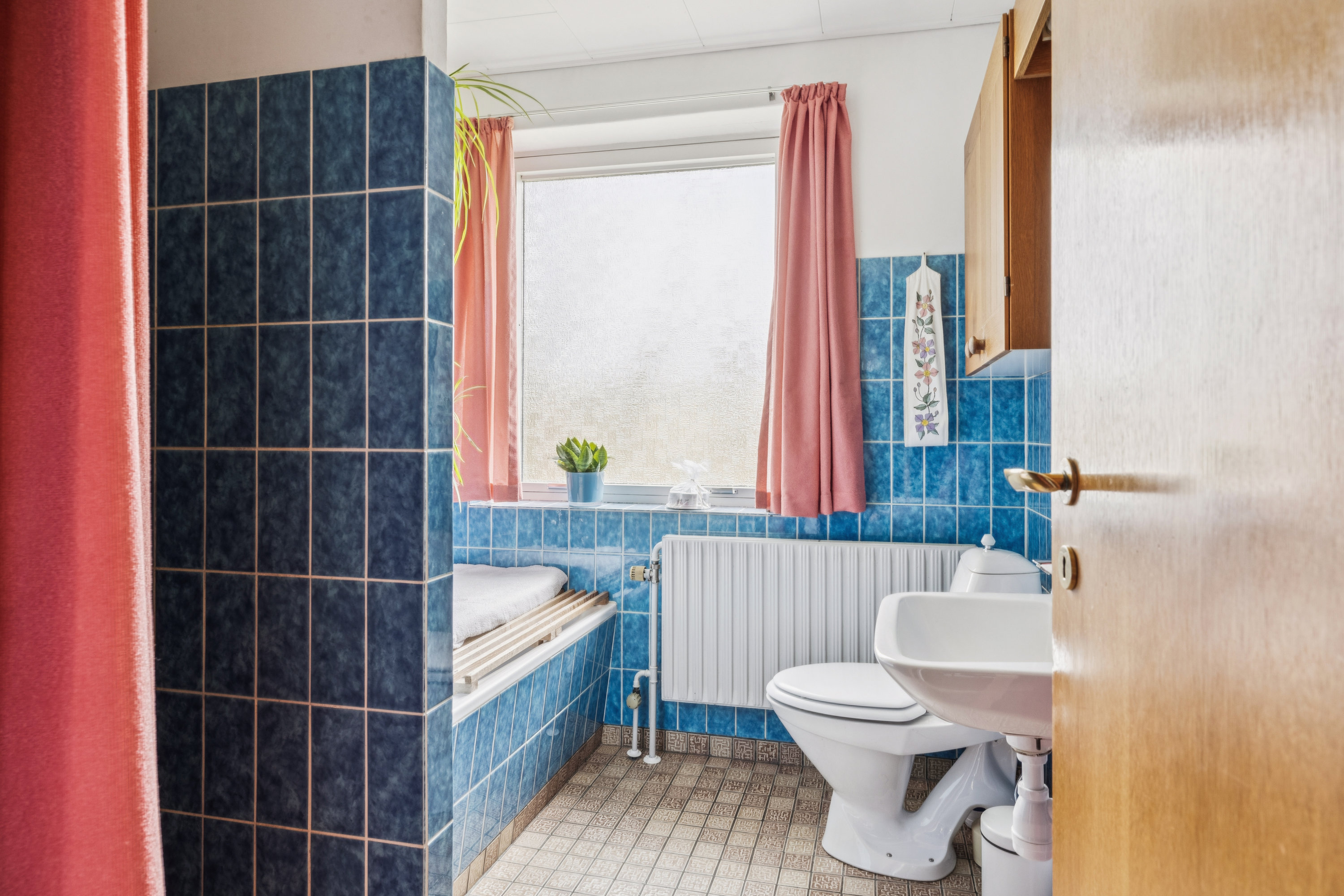 Fremhævet badeværelse billede i fuldskærmstilstand. Billede af Kløvevej 26, Skørring, 8544 Mørke