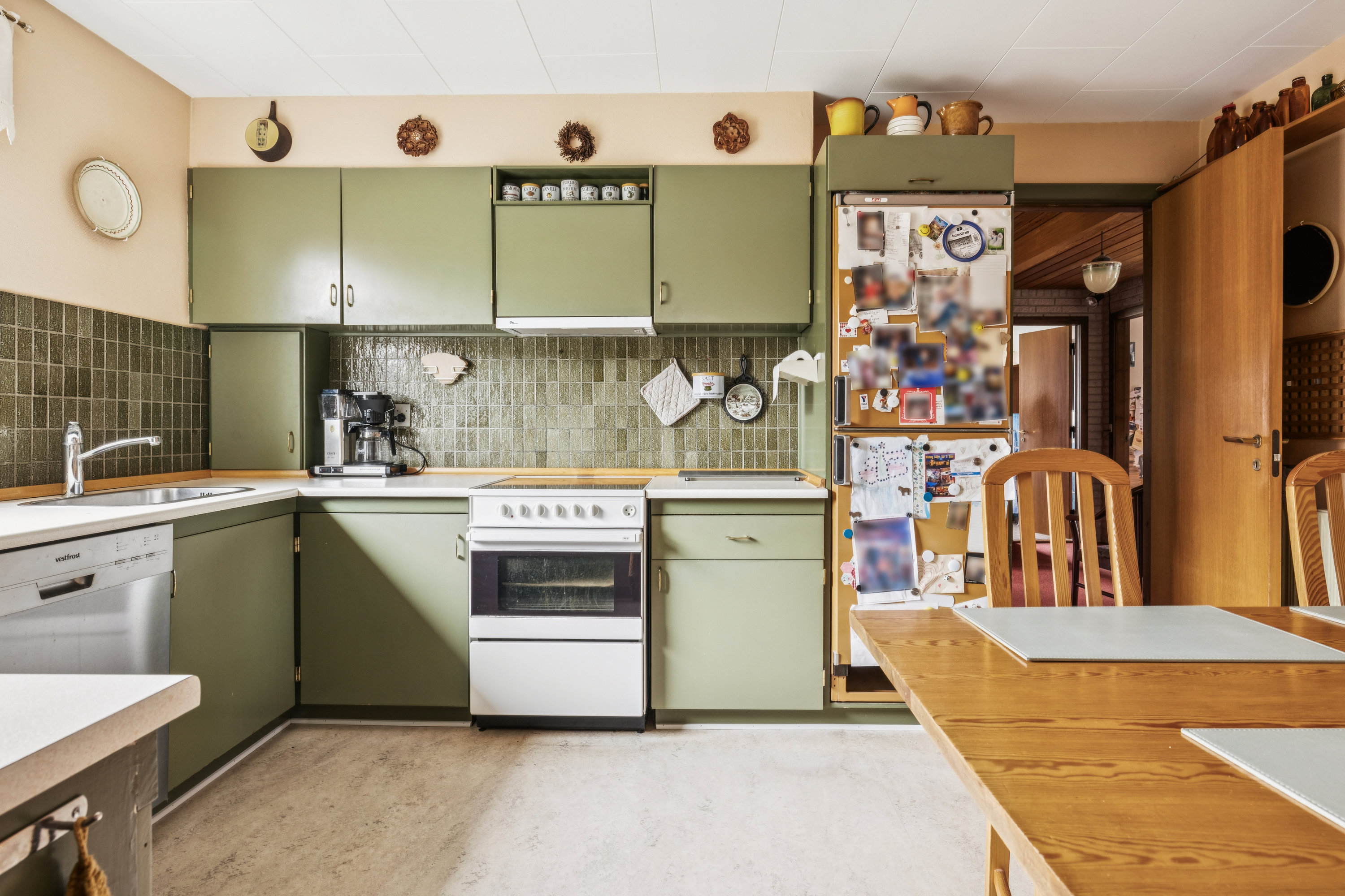 Fremhævet køkken billede i fuldskærmstilstand. Billede af Kløvevej 26, Skørring, 8544 Mørke