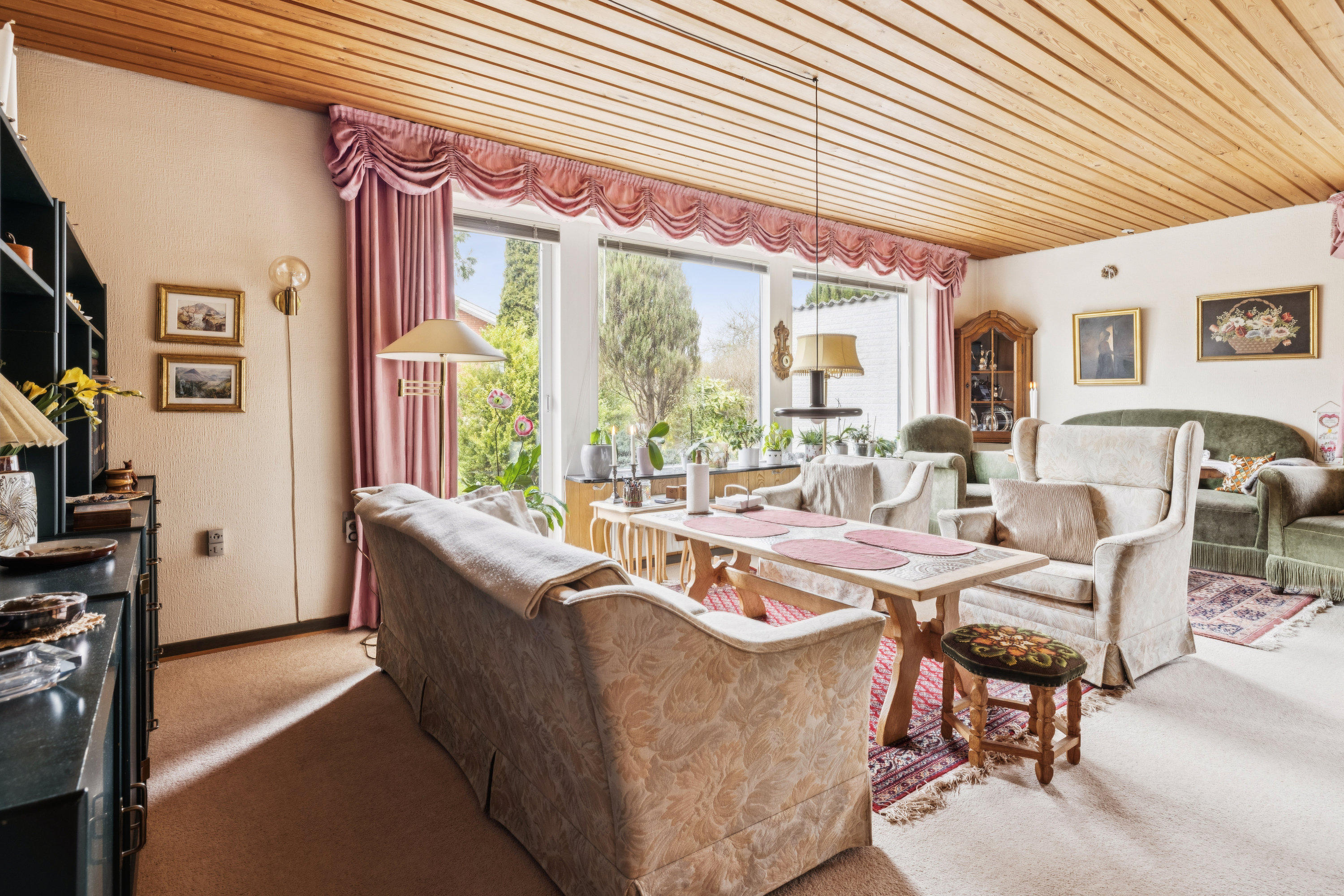 Fremhævet stue billede i fuldskærmstilstand. Billede af Kløvevej 26, Skørring, 8544 Mørke