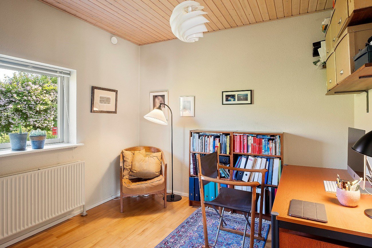 Fremhævet  billede i fuldskærmstilstand. Billede af Furesøkrogen 14, 2830 Virum