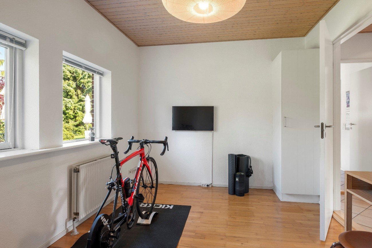 Fremhævet  billede i fuldskærmstilstand. Billede af Furesøkrogen 14, 2830 Virum