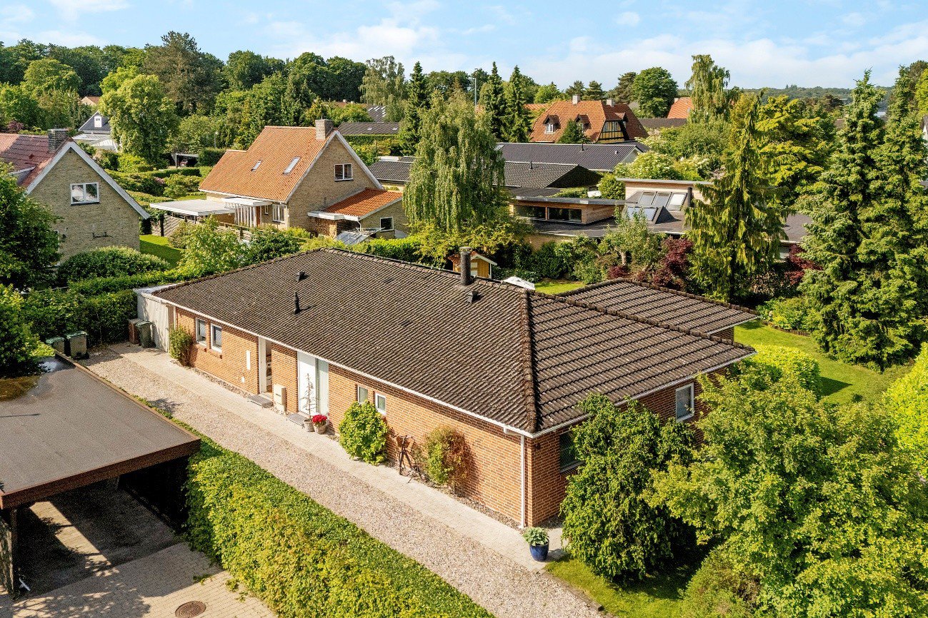 Fremhævet  billede i fuldskærmstilstand. Billede af Furesøkrogen 14, 2830 Virum