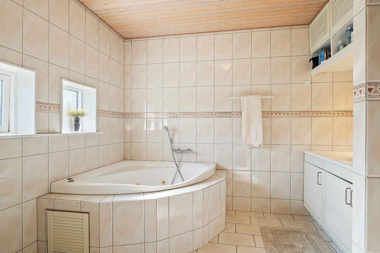 Fremhævet  billede i fuldskærmstilstand. Billede af Furesøkrogen 14, 2830 Virum