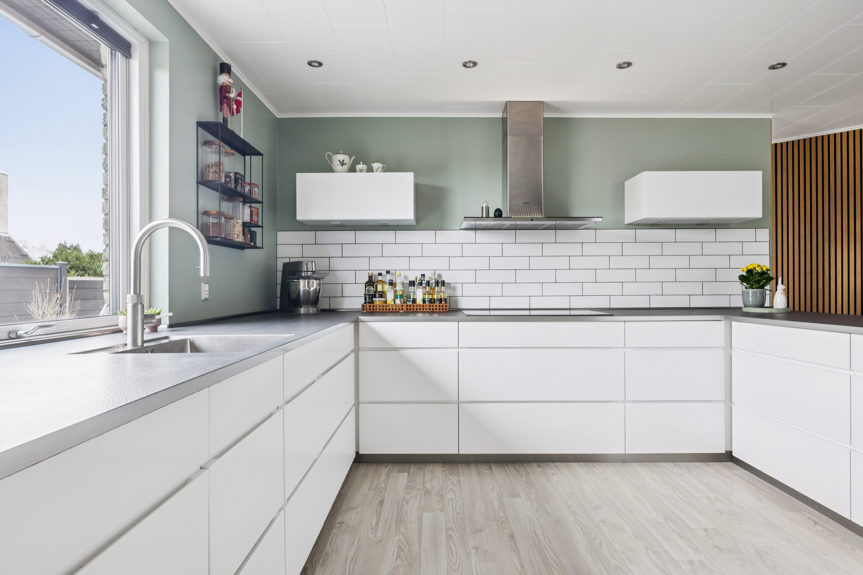 Fremhævet køkken billede i fuldskærmstilstand. Billede af Ewaldsvej 9, 4600 Køge