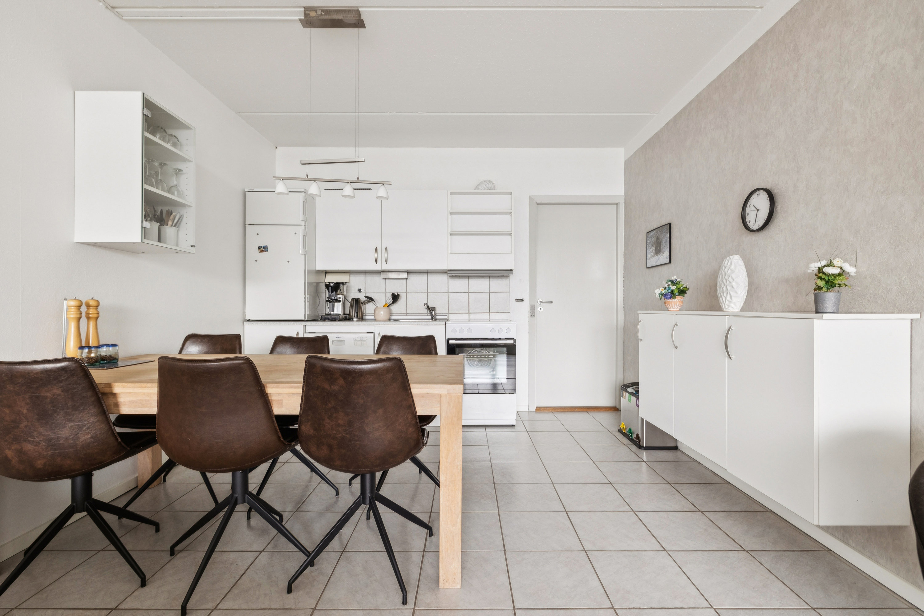 Fremhævet spisestue billede i fuldskærmstilstand. Billede af Fægangsvej 11B, 1. 205., Bønnerup Strand, 8585 Glesborg