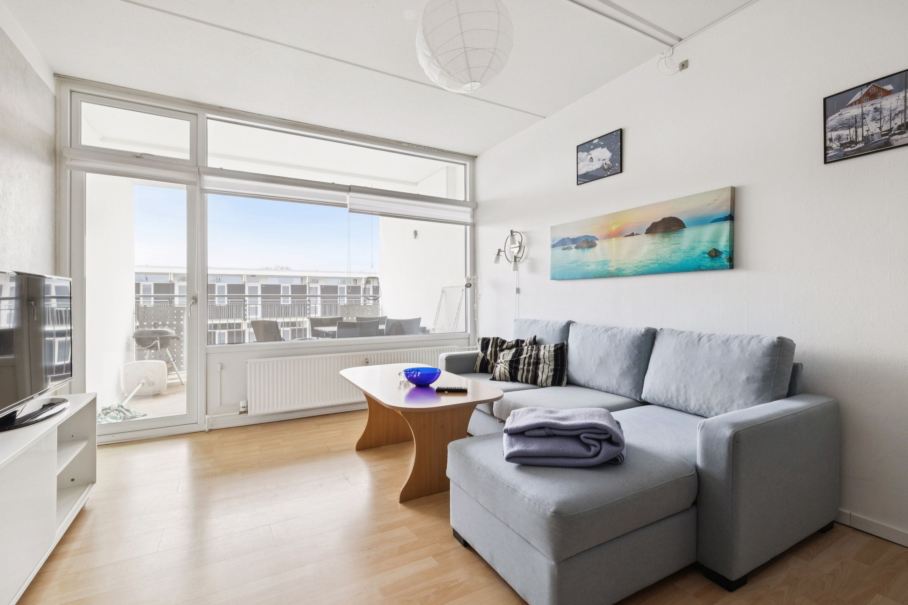 Fremhævet stue billede i fuldskærmstilstand. Billede af Fægangsvej 11B, 1. 205., Bønnerup Strand, 8585 Glesborg