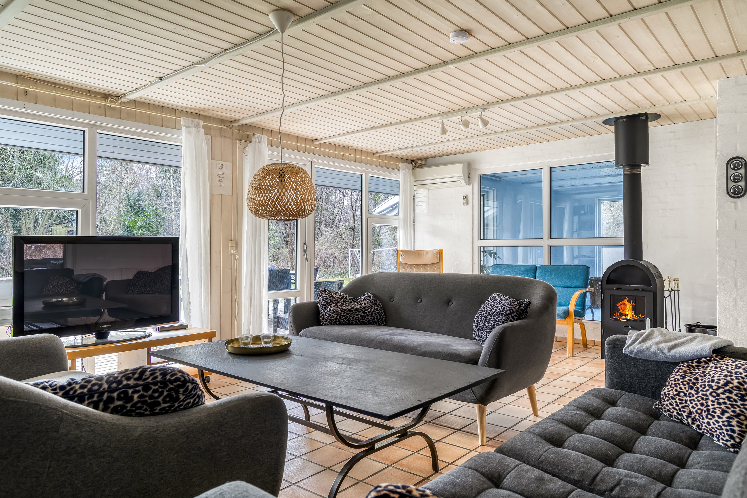 Fremhævet stue billede i fuldskærmstilstand. Billede af Sandagervej 31, Udsholt, 3230 Græsted