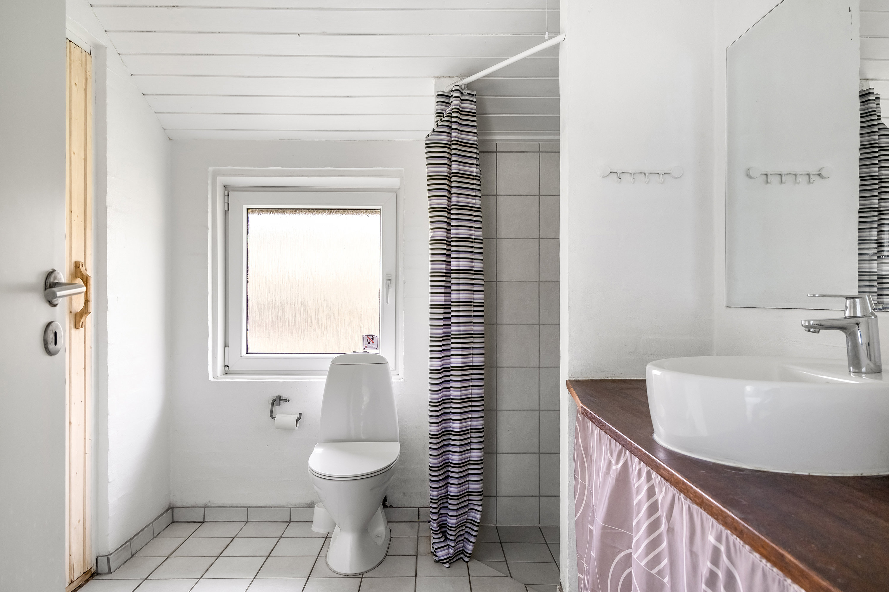 Fremhævet badeværelse billede i fuldskærmstilstand. Billede af Sandagervej 31, Udsholt, 3230 Græsted