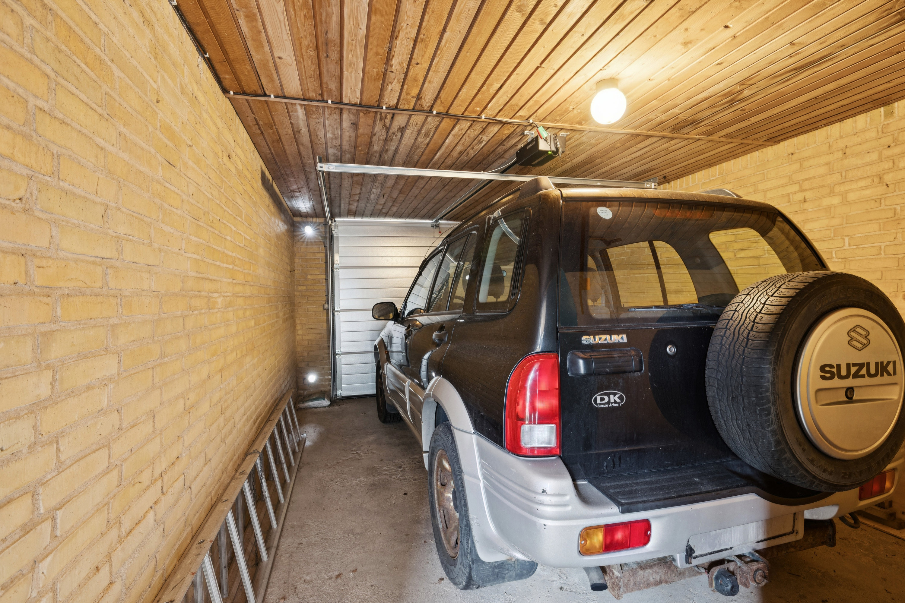 Fremhævet garage billede i fuldskærmstilstand. Billede af Skovparken 3, Vrold, 8660 Skanderborg