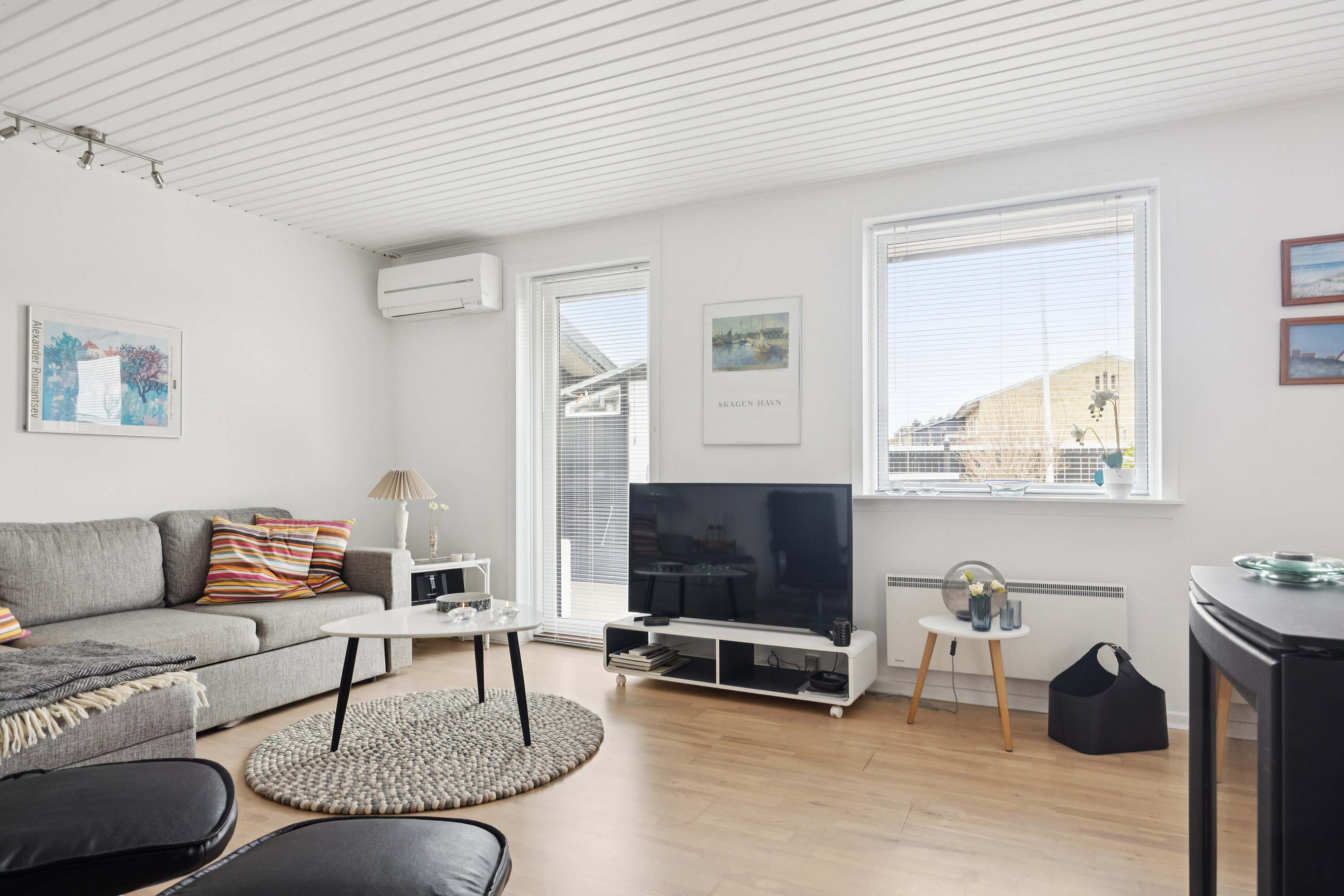 Fremhævet stue billede i fuldskærmstilstand. Billede af Hedevej 33, 9990 Skagen