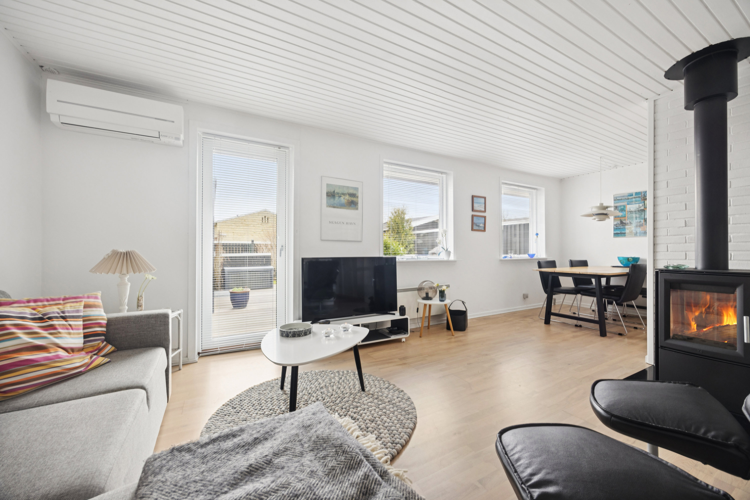 Fremhævet stue billede i fuldskærmstilstand. Billede af Hedevej 33, 9990 Skagen