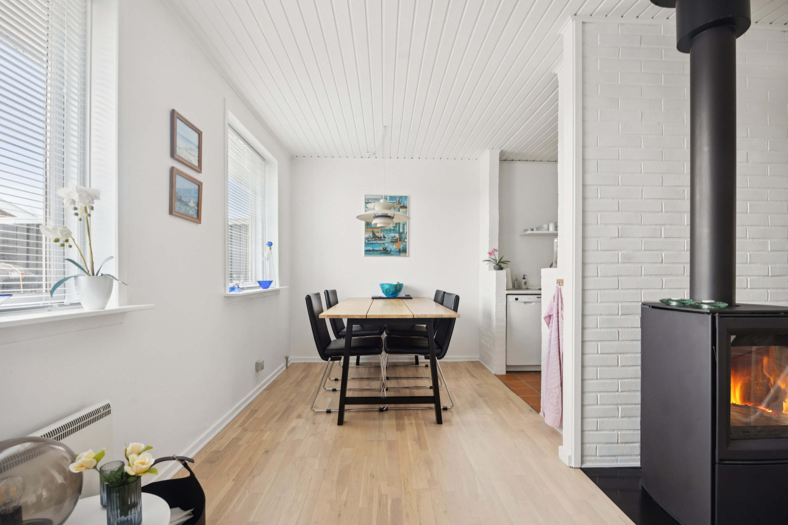 Fremhævet stue billede i fuldskærmstilstand. Billede af Hedevej 33, 9990 Skagen