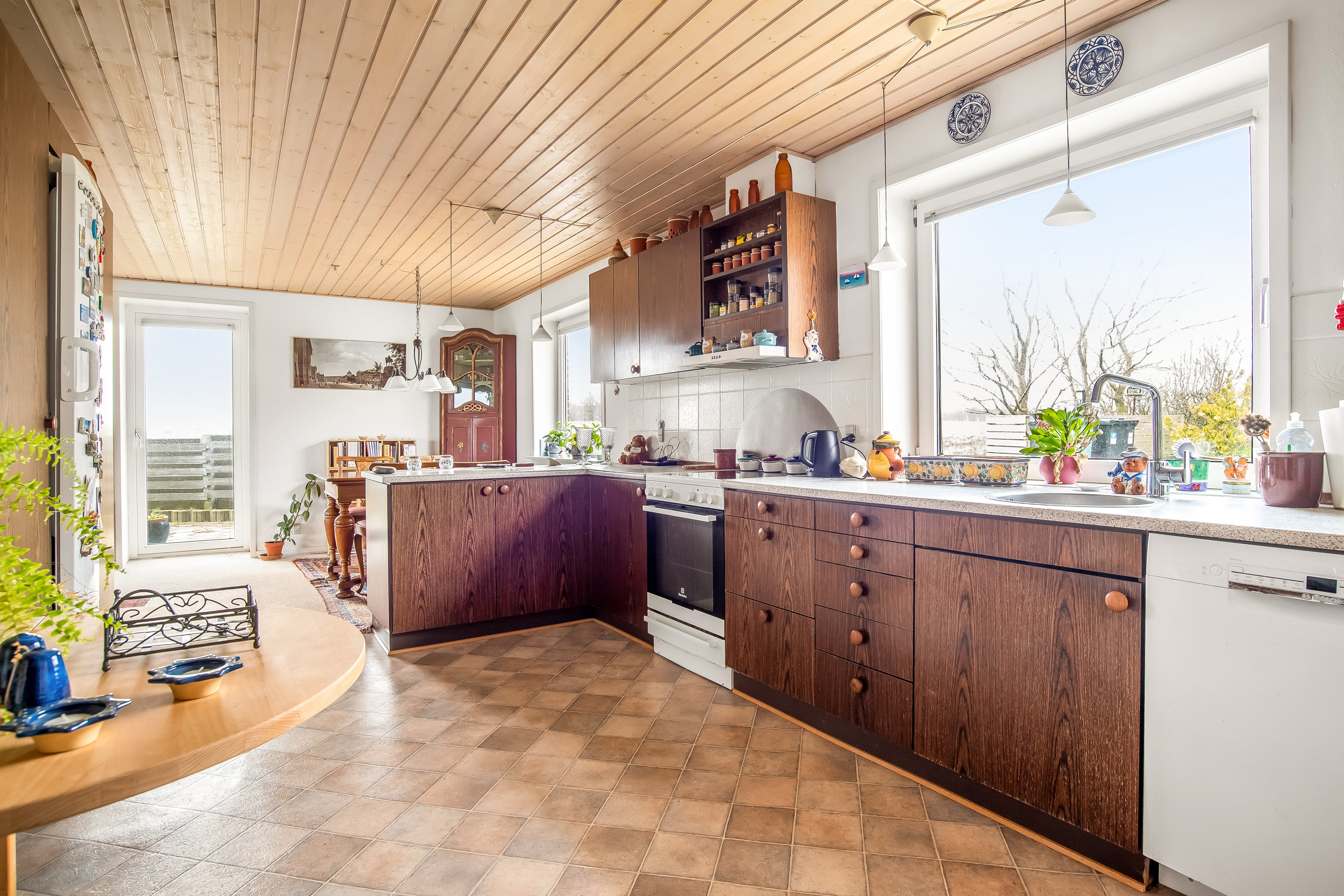 Fremhævet køkken alrum billede i fuldskærmstilstand. Billede af Houlindvej 50, Hove, 7620 Lemvig