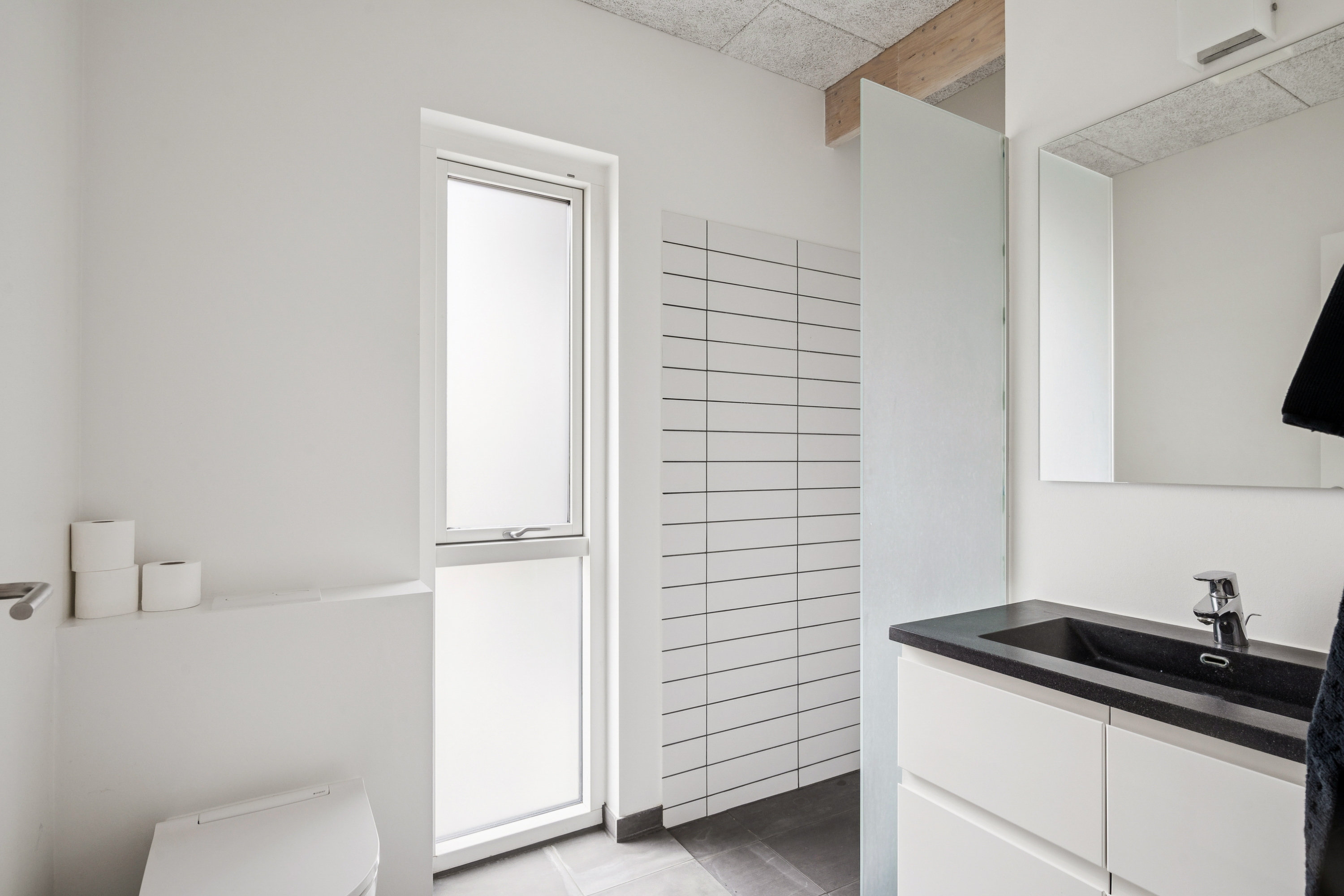 Fremhævet badeværelse billede i fuldskærmstilstand. Billede af Klirevej 14, 8250 Egå