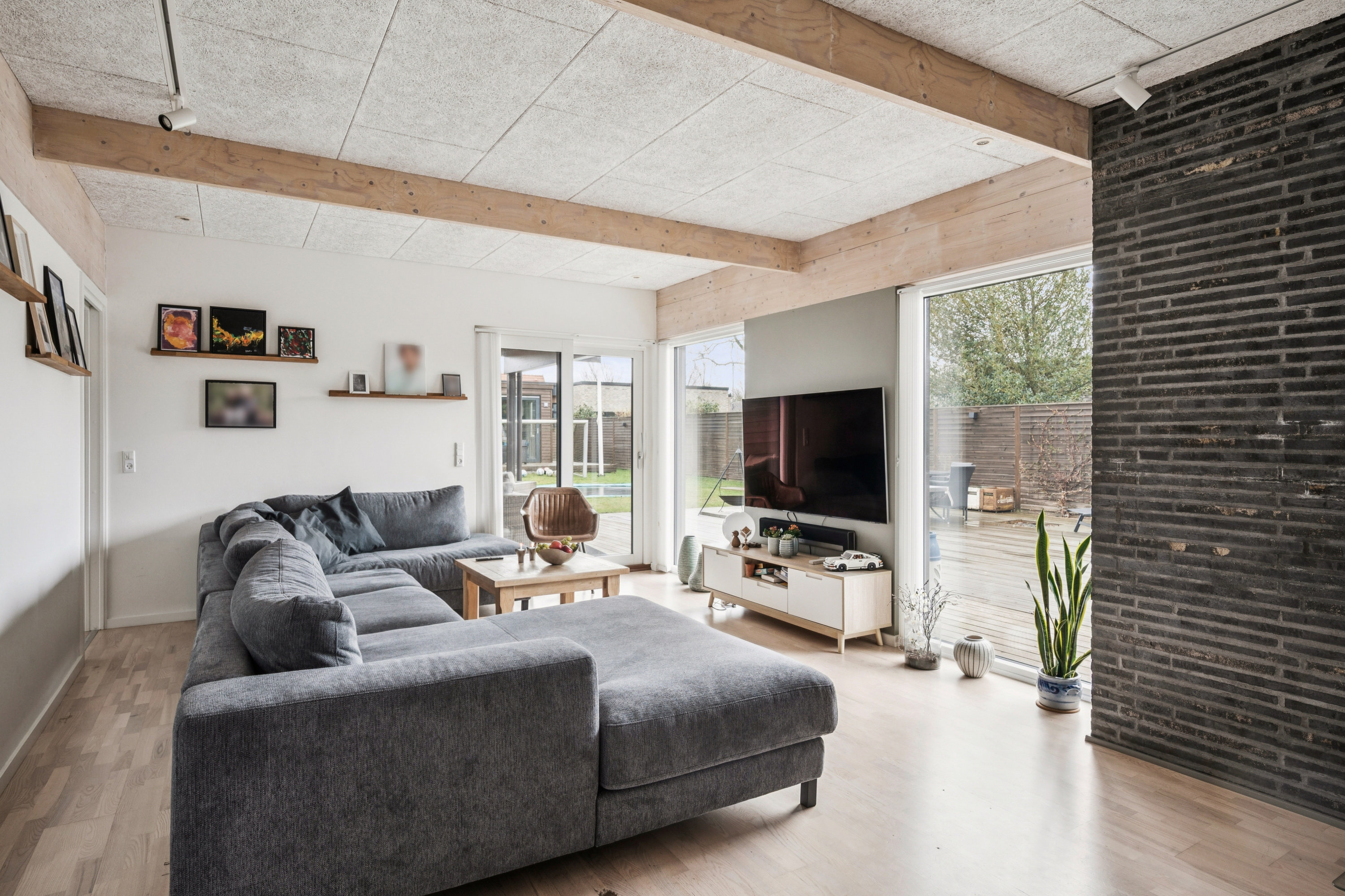 Fremhævet stue billede i fuldskærmstilstand. Billede af Klirevej 14, 8250 Egå