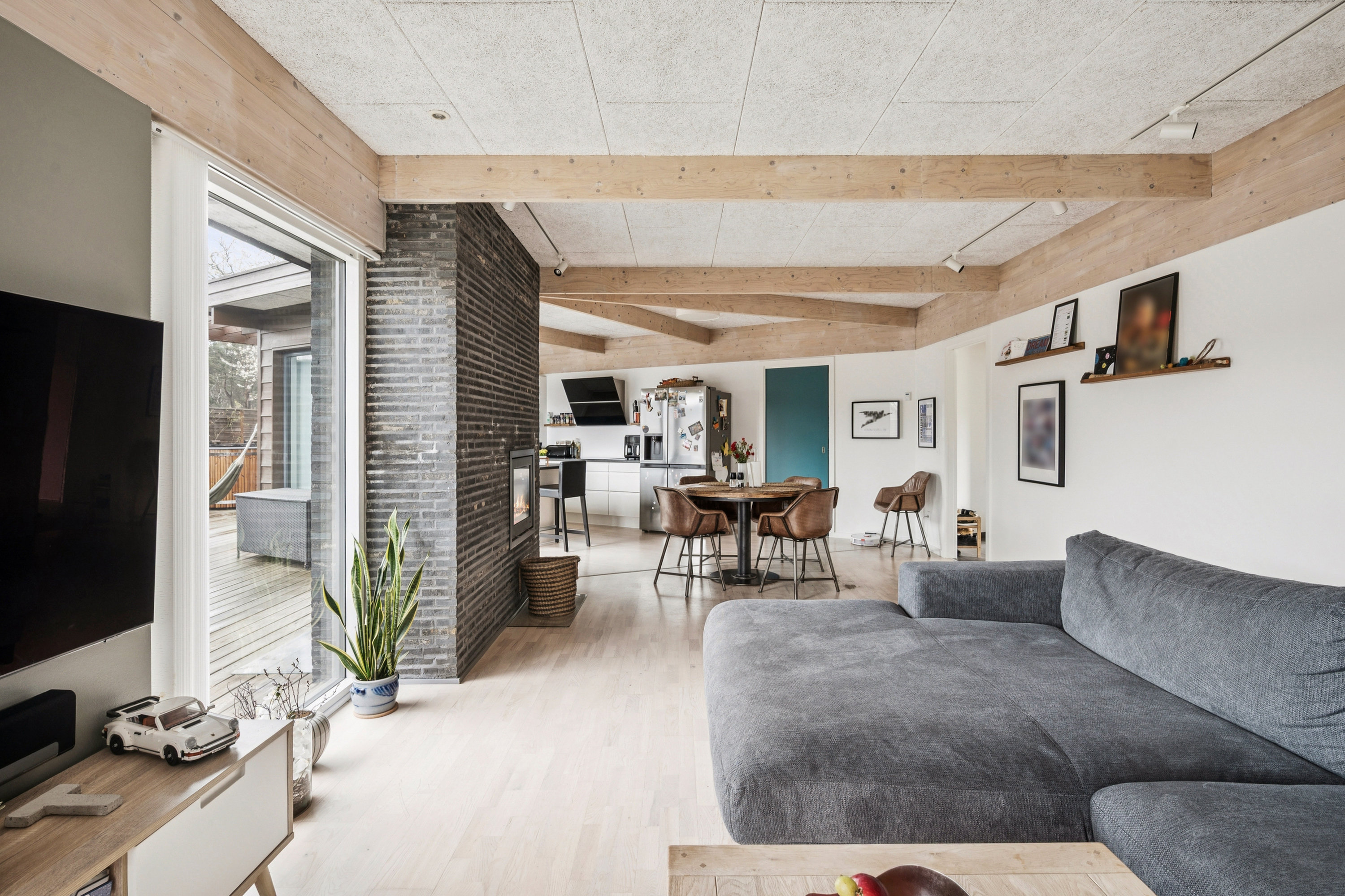 Fremhævet stue billede i fuldskærmstilstand. Billede af Klirevej 14, 8250 Egå