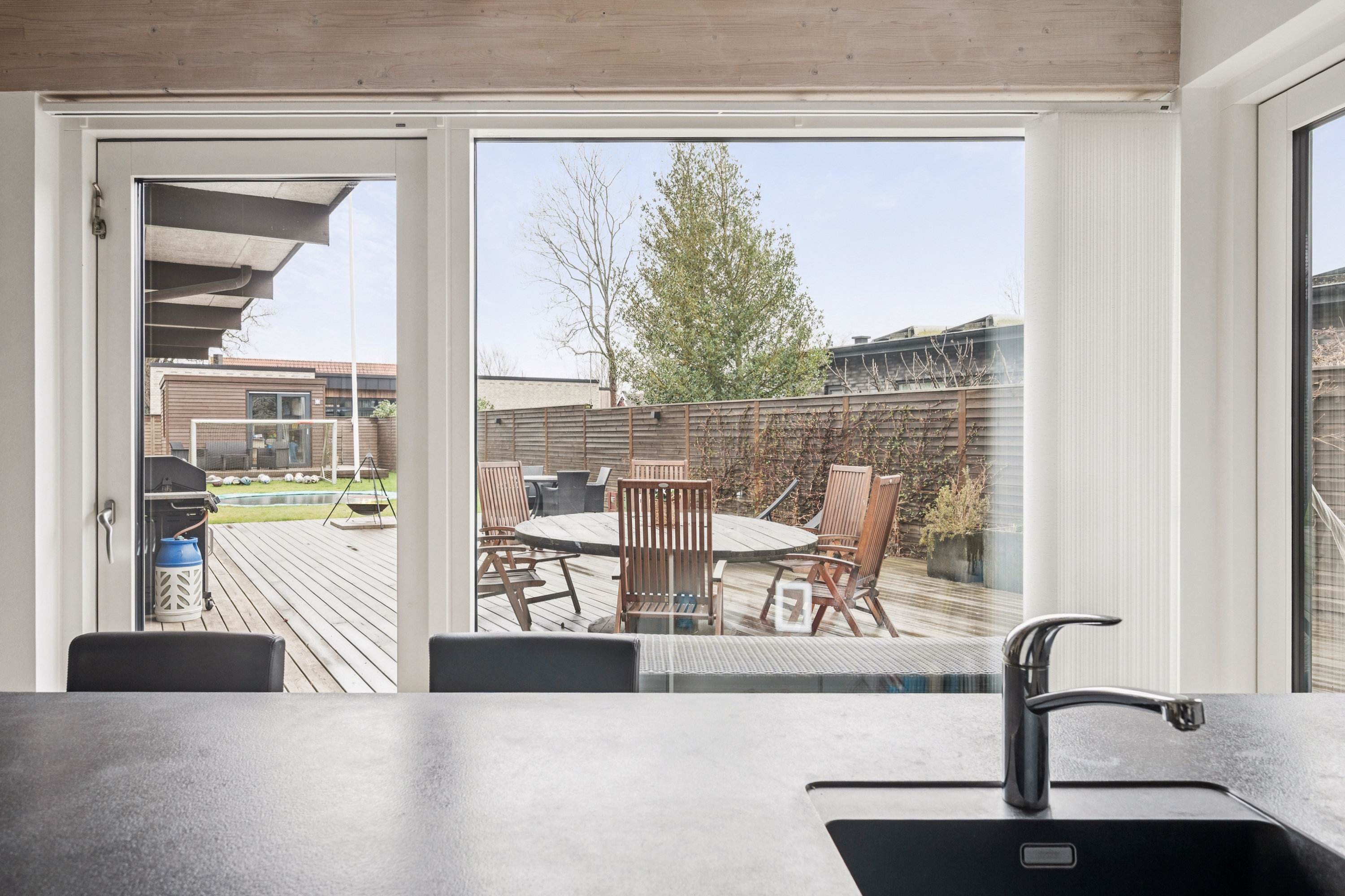 Fremhævet stue billede i fuldskærmstilstand. Billede af Klirevej 14, 8250 Egå