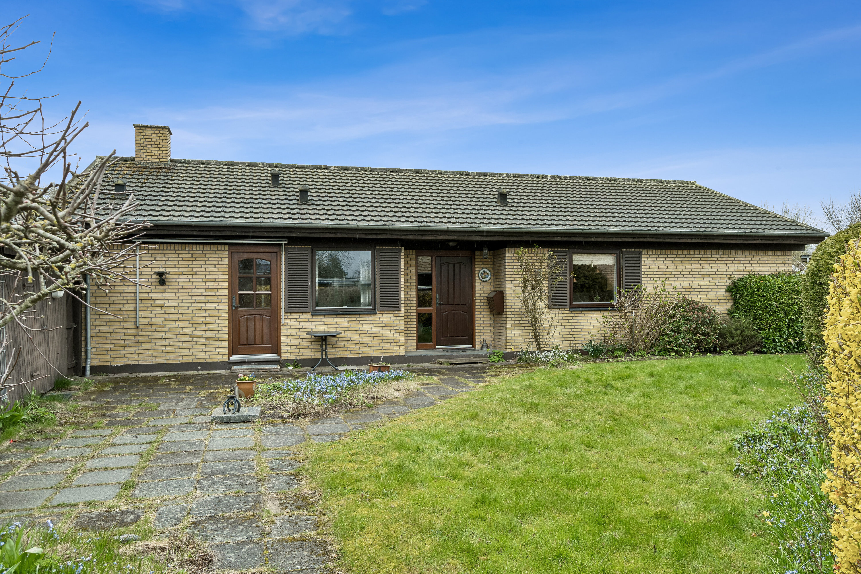 Fremhævet set fra haven billede i fuldskærmstilstand. Billede af Etterbjergvej 24, 4200 Slagelse