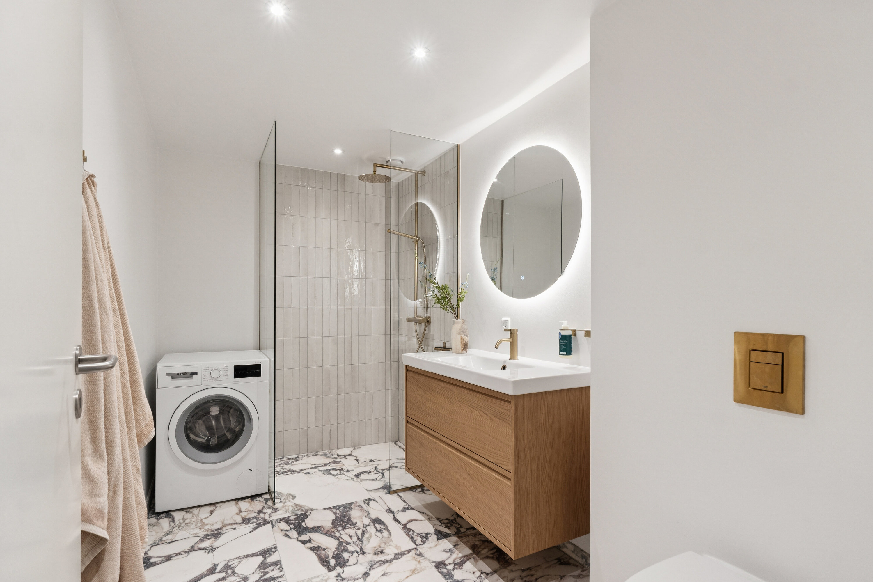 Fremhævet badeværelse billede i fuldskærmstilstand. Billede af Kirkebjerg Parkvej 10B, 3. th., 2605 Brøndby