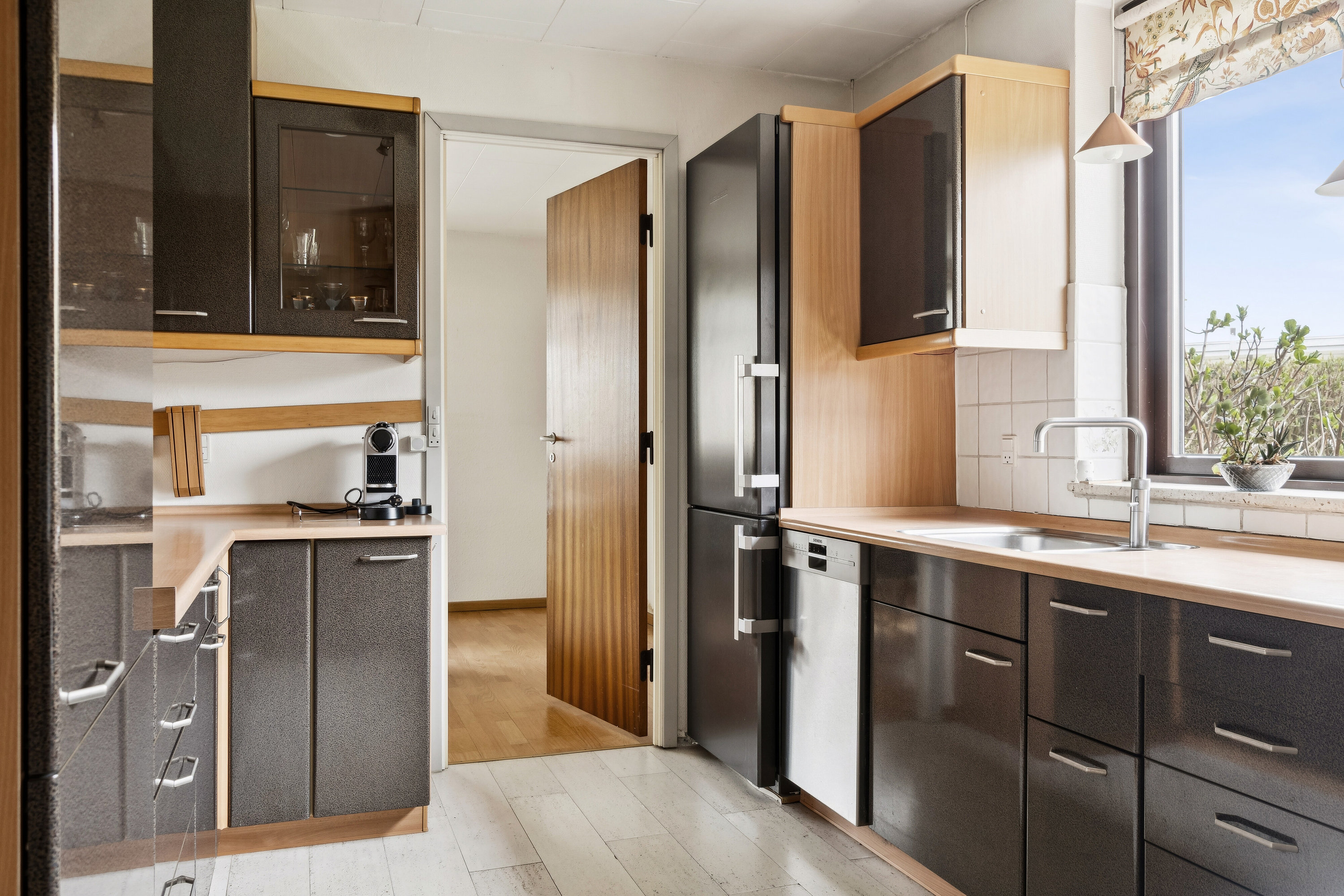 Fremhævet køkken billede i fuldskærmstilstand. Billede af Etterbjergvej 24, 4200 Slagelse