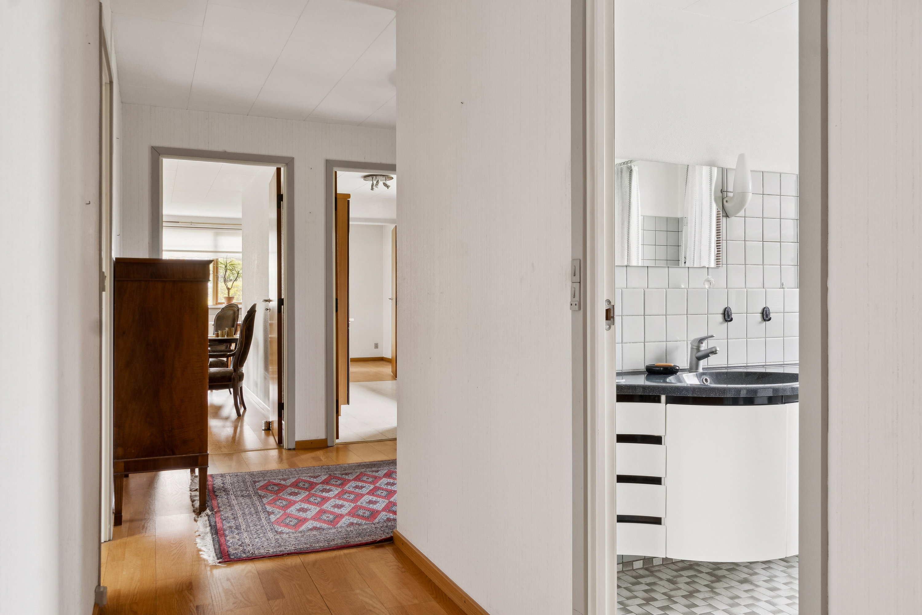 Fremhævet hall billede i fuldskærmstilstand. Billede af Etterbjergvej 24, 4200 Slagelse