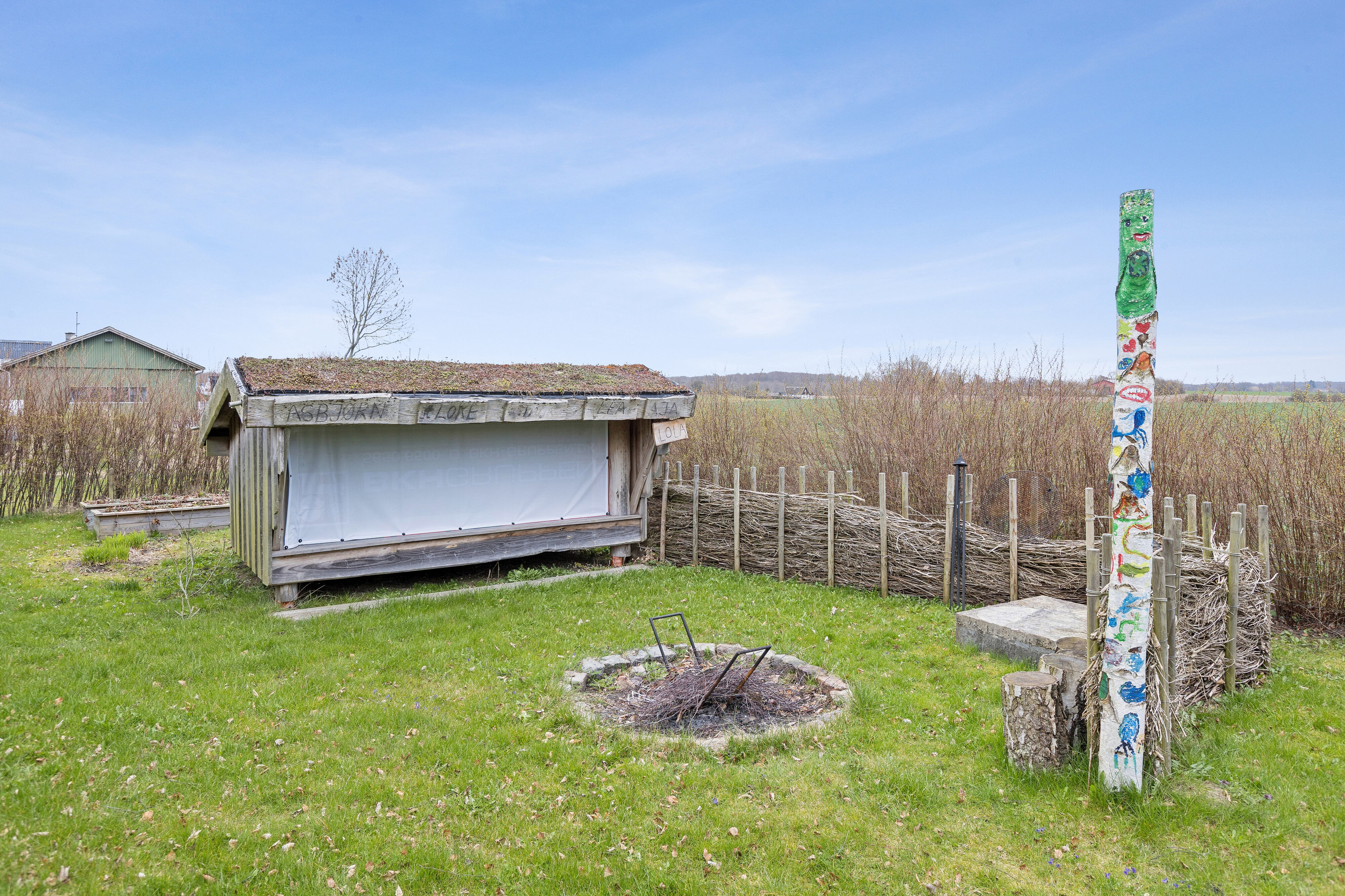 Fremhævet set fra haven billede i fuldskærmstilstand. Billede af Nordhøjvej 48, Smerup, 4653 Karise