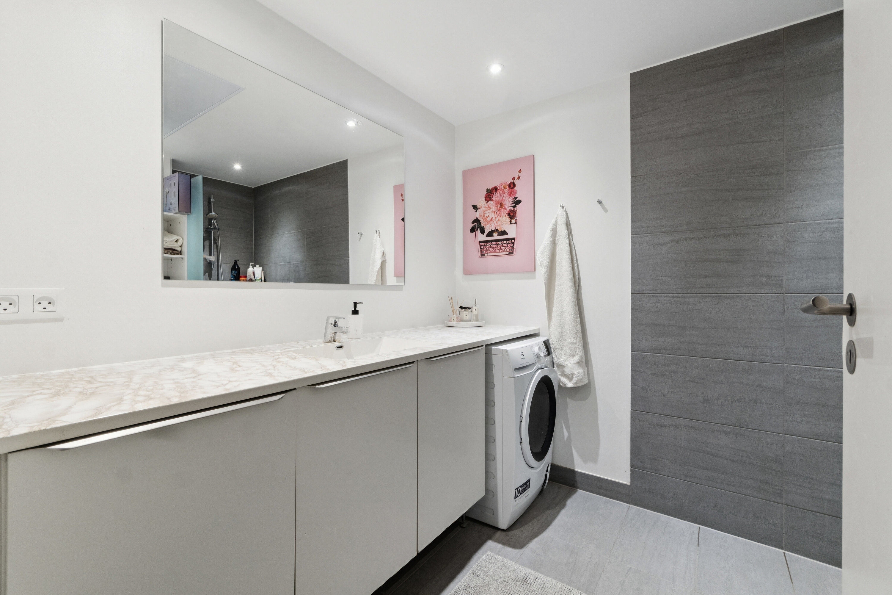 Fremhævet badeværelse billede i fuldskærmstilstand. Billede af Kirkebjerg Parkvej 2A, 4. tv., 2600 Glostrup